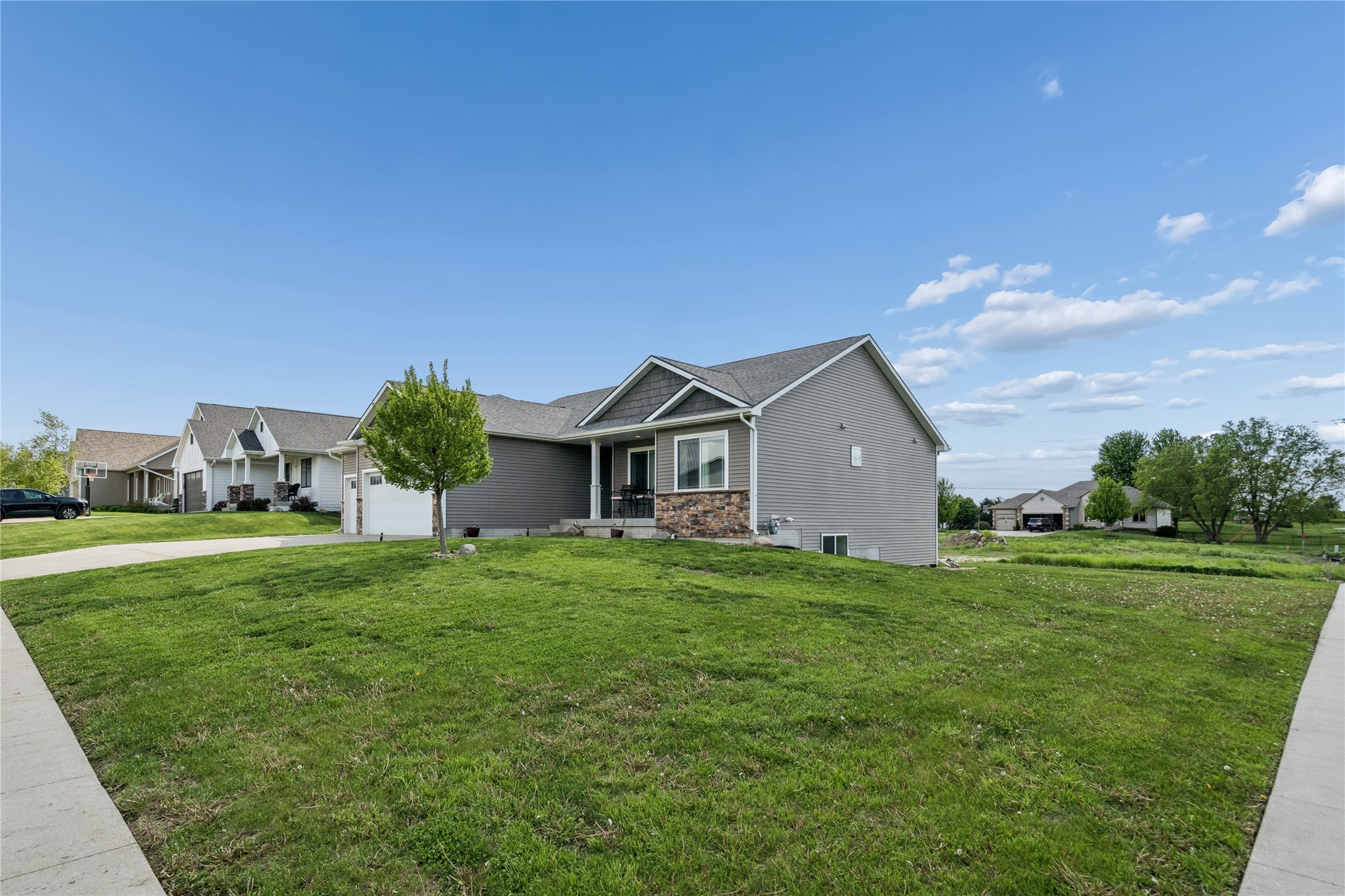 510 Big Bluestem Drive Property Photo 2