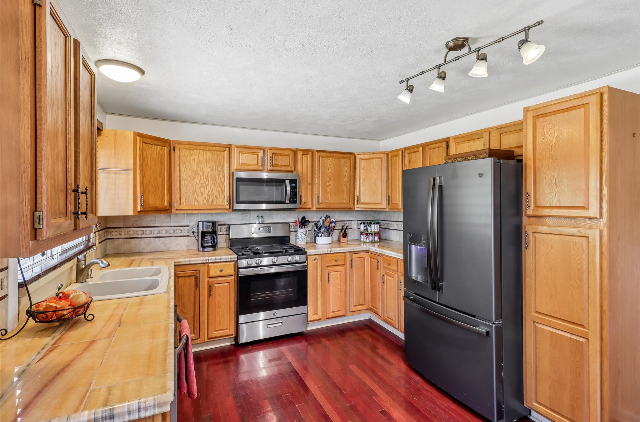 6219 S Union Street Property Photo 2