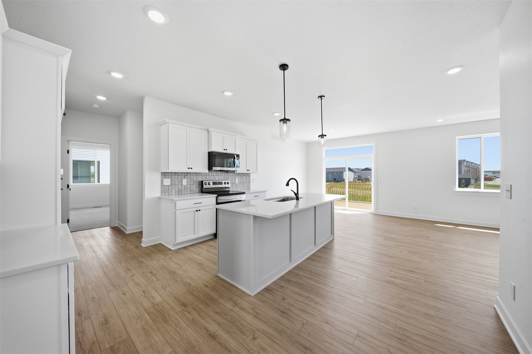 885 11th Street Property Photo 2