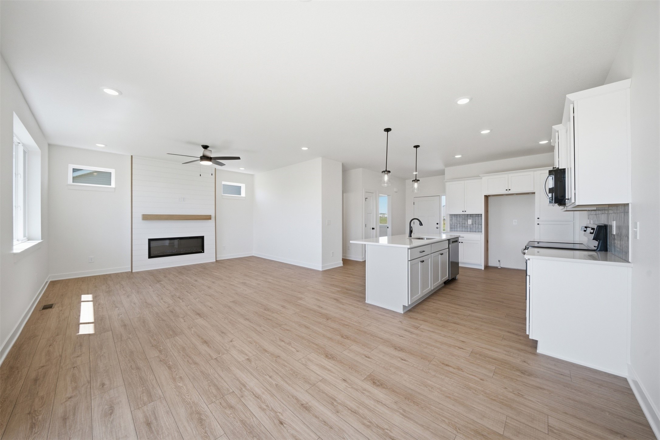 885 11th Street Property Photo 6