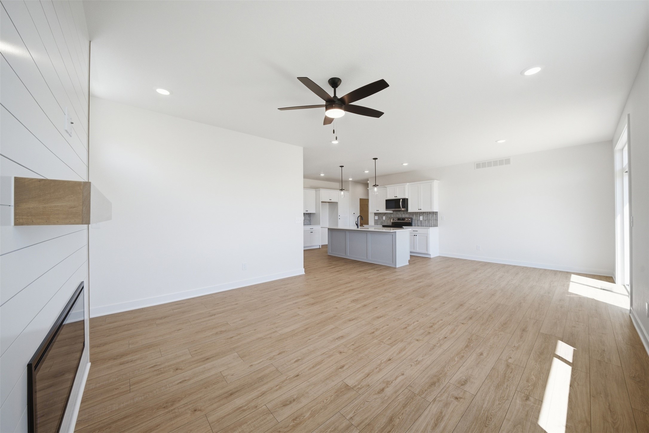 885 11th Street Property Photo 8