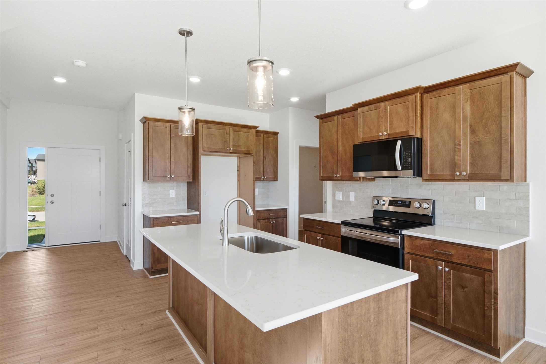 895 11th Street Property Photo 4