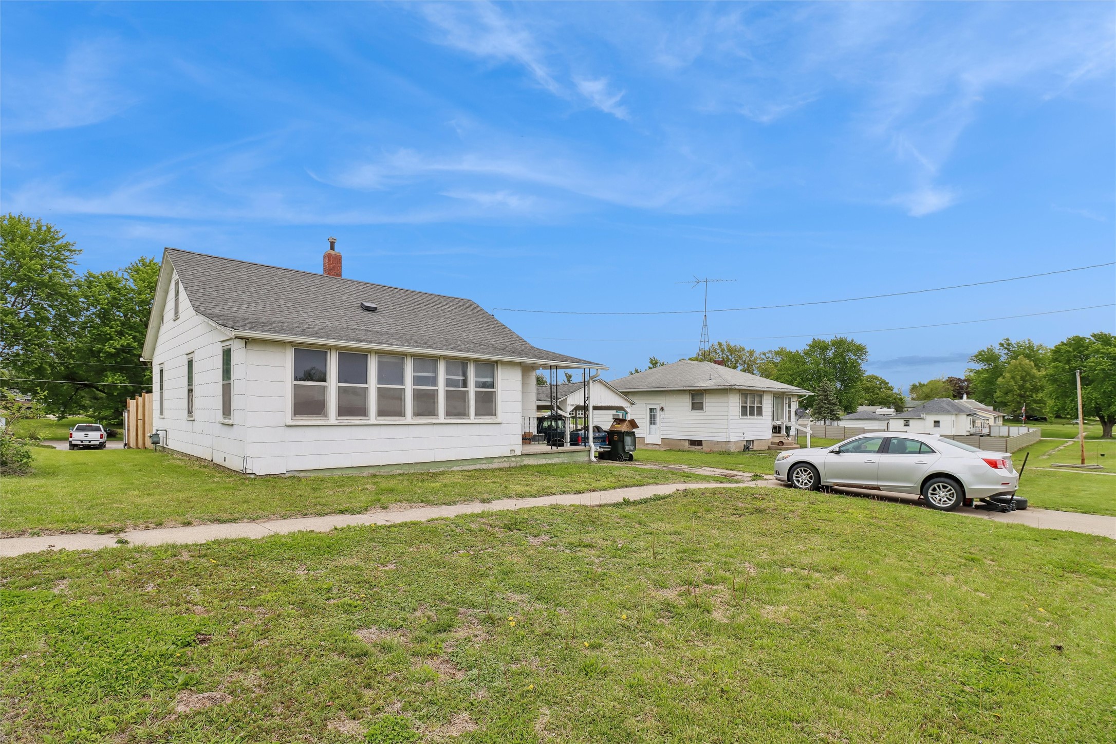 503 E State Street Property Photo 2
