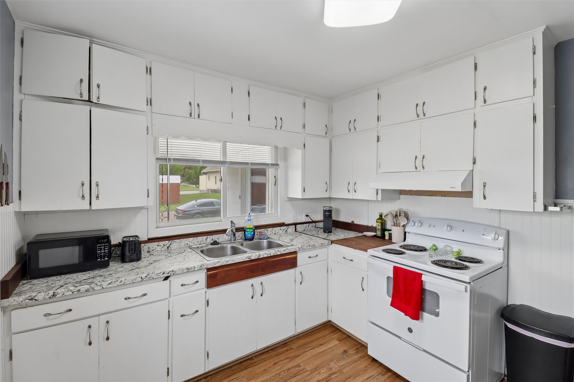 503 E State Street Property Photo 13