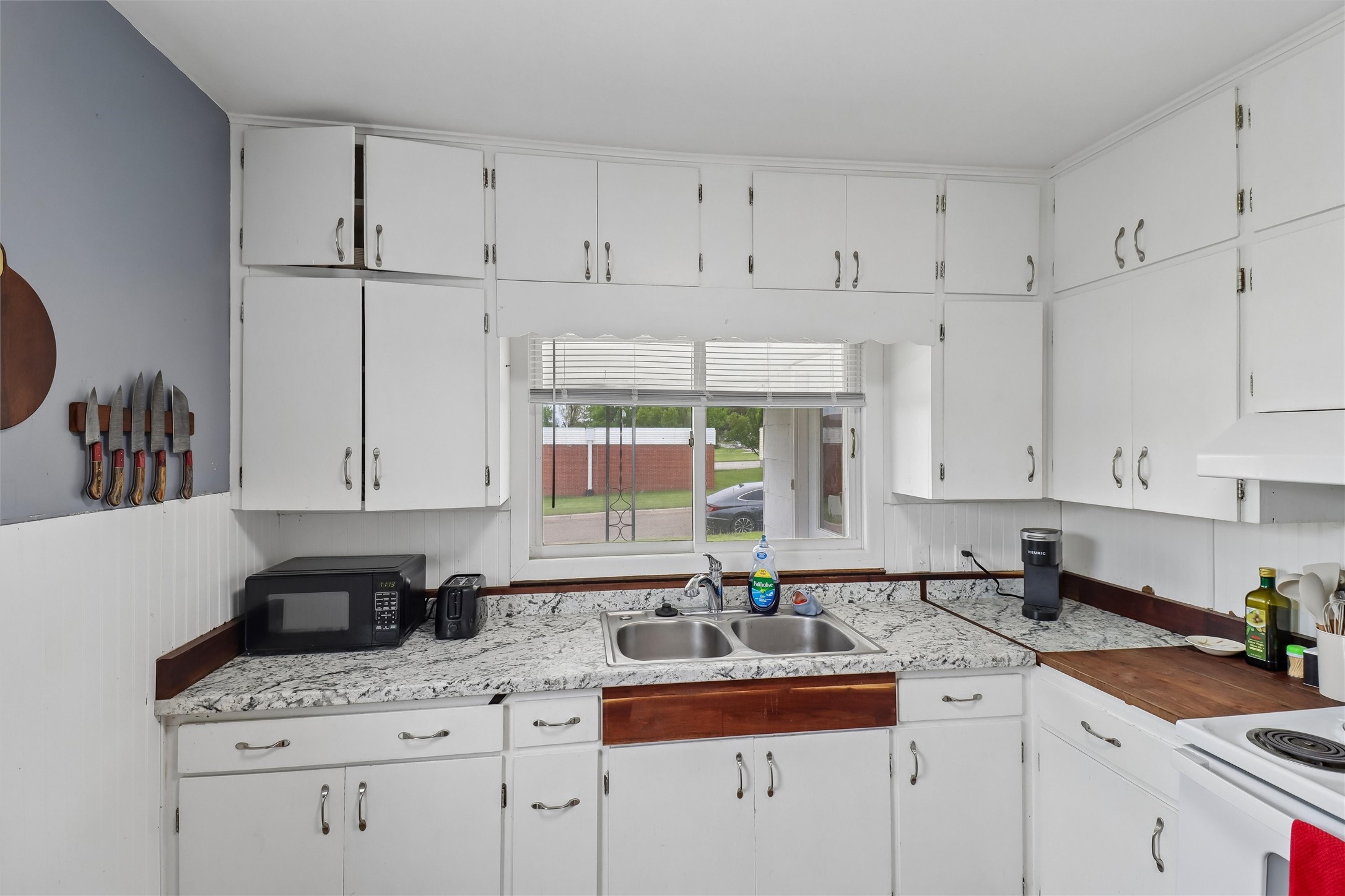 503 E State Street Property Photo 14