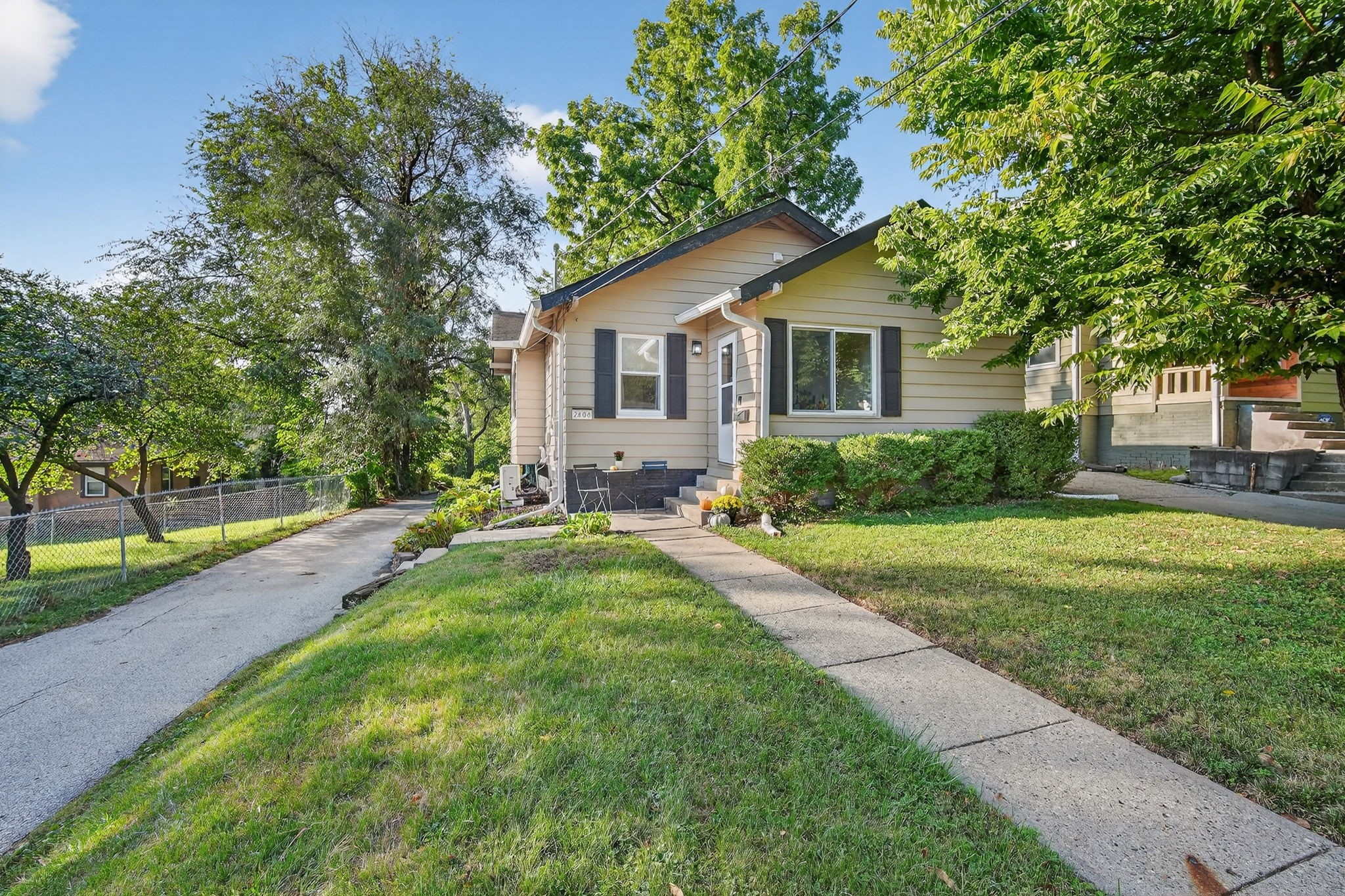 2808 School Street Property Photo 1