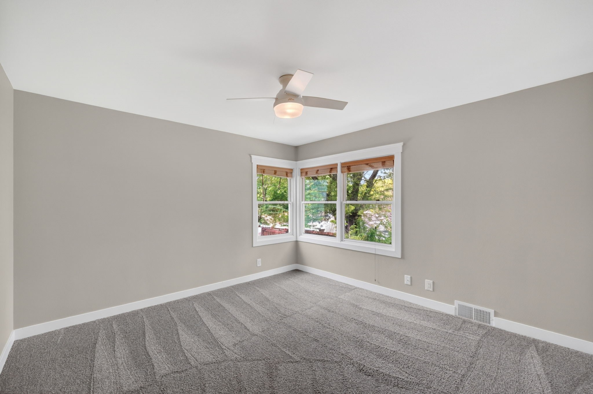 6533 Sunset Terrace Property Photo 13