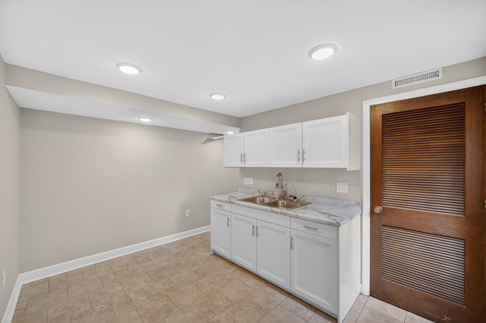 6533 Sunset Terrace Property Photo 25