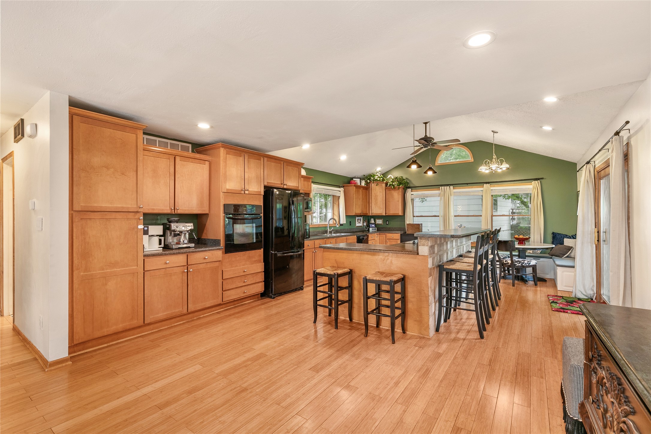 824 Casady Drive Property Photo 1