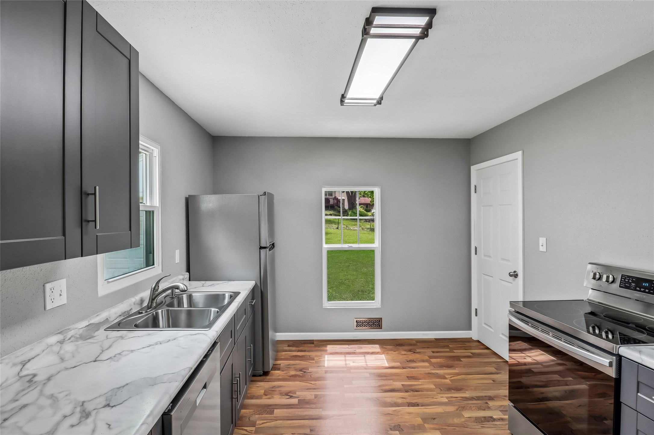 610 Creston Avenue Property Photo 4