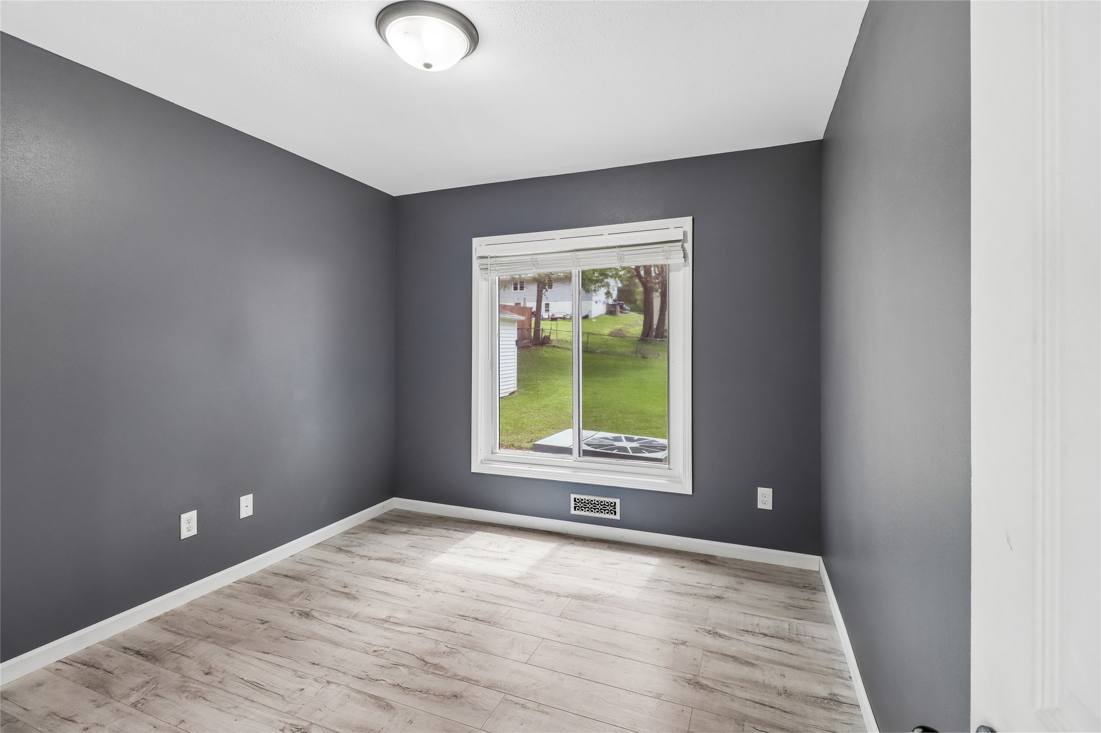 610 Creston Avenue Property Photo 6