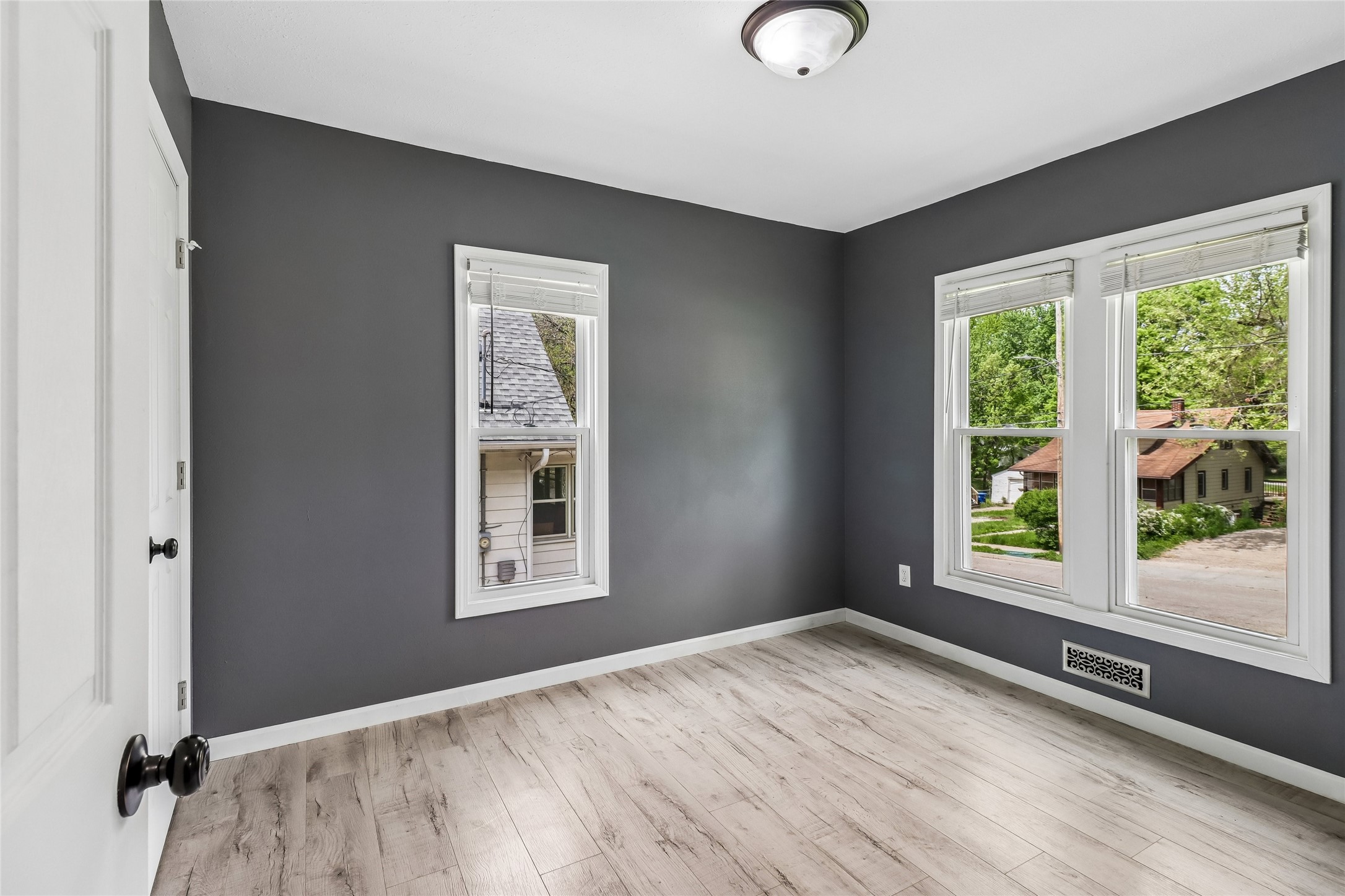610 Creston Avenue Property Photo 8