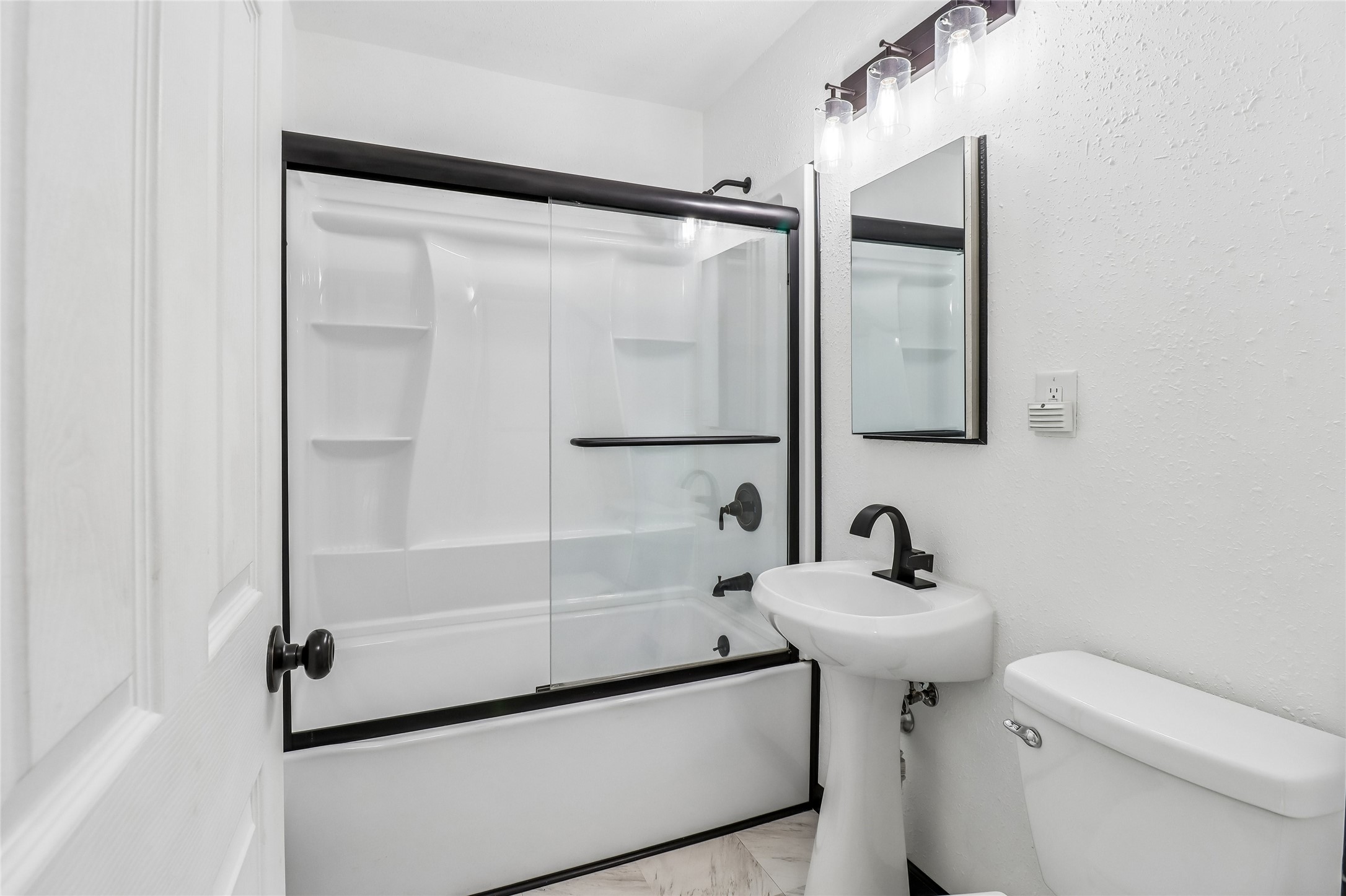 610 Creston Avenue Property Photo 10