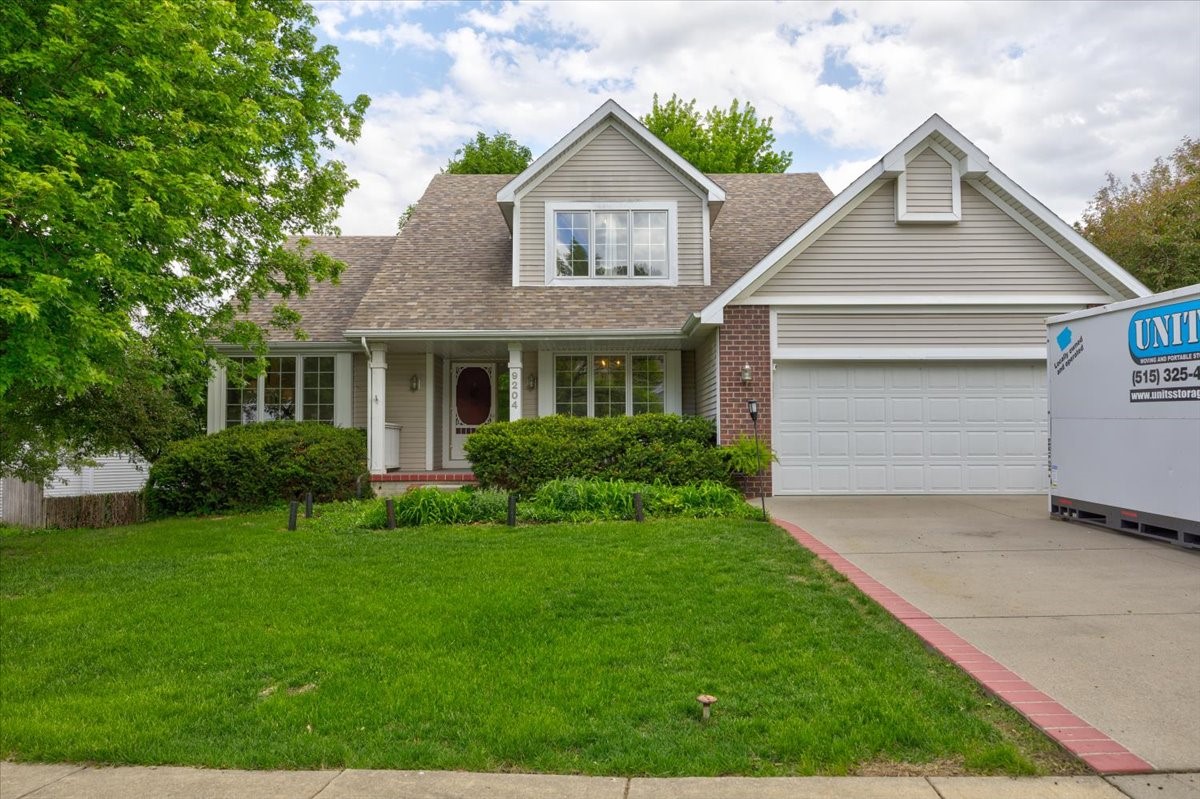 9204 Oakridge Place Property Photo 1