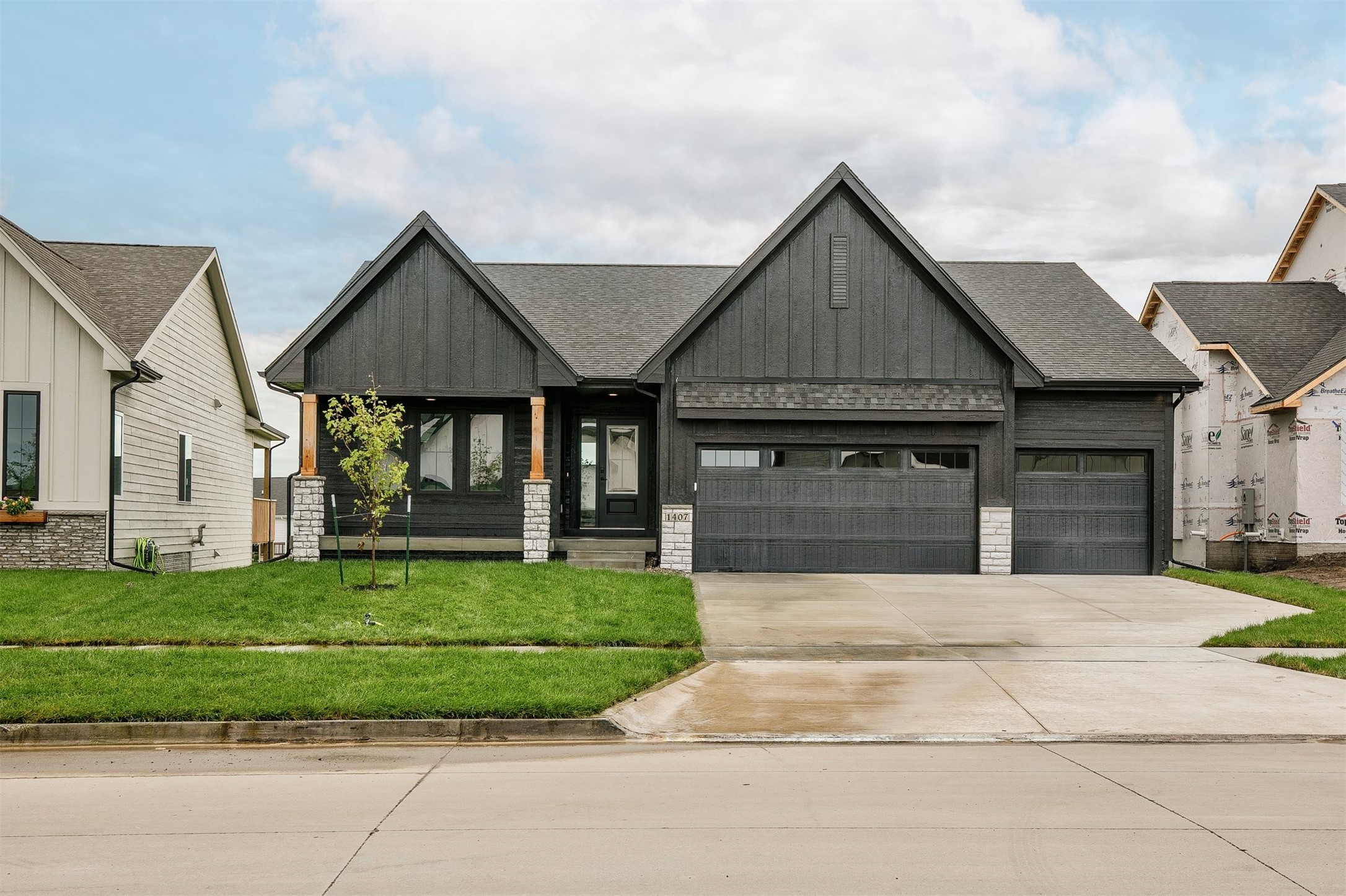 1407 NW Jackson Drive Property Photo 1
