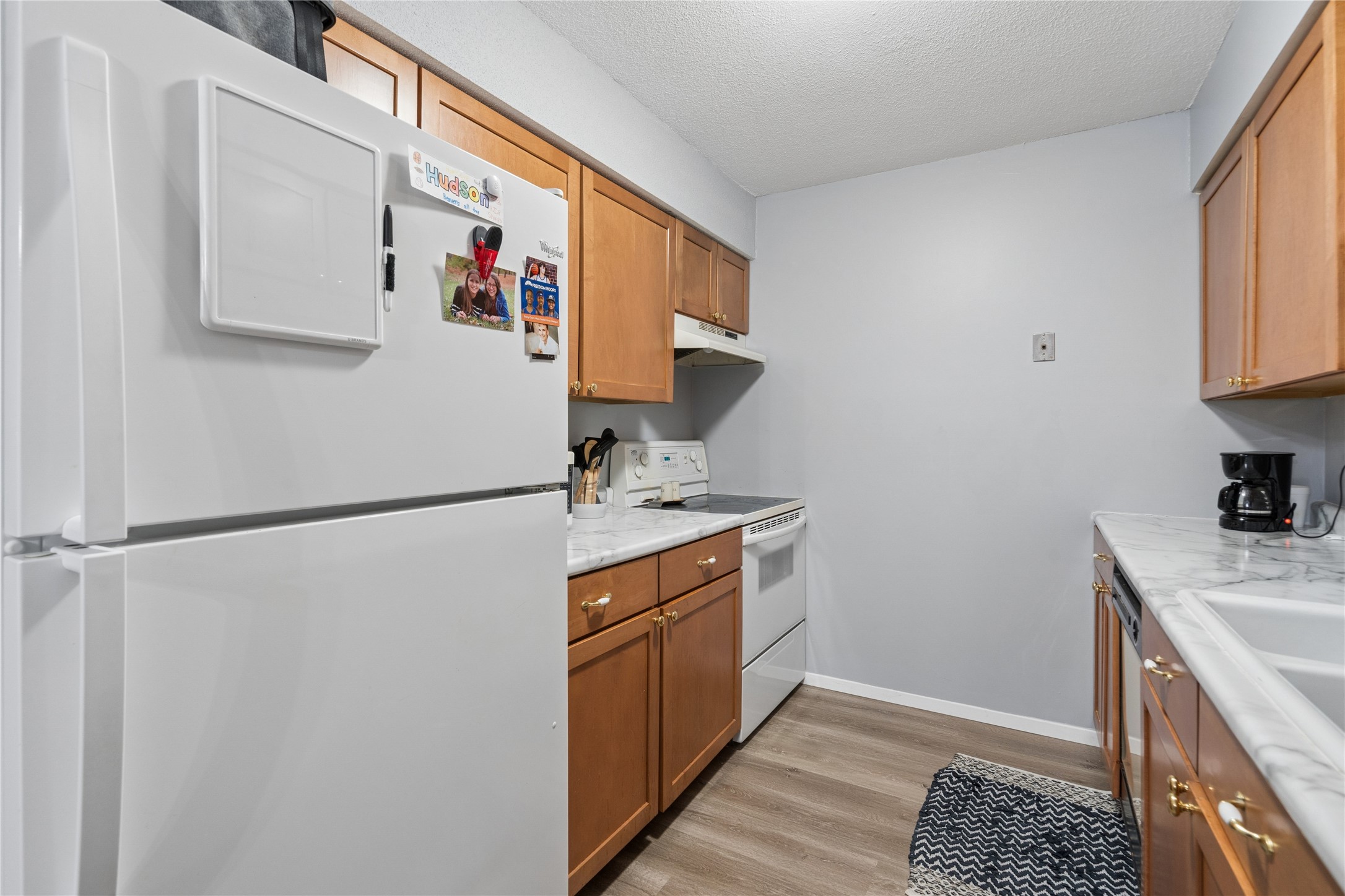 9533 University Avenue 4 Property Photo 5
