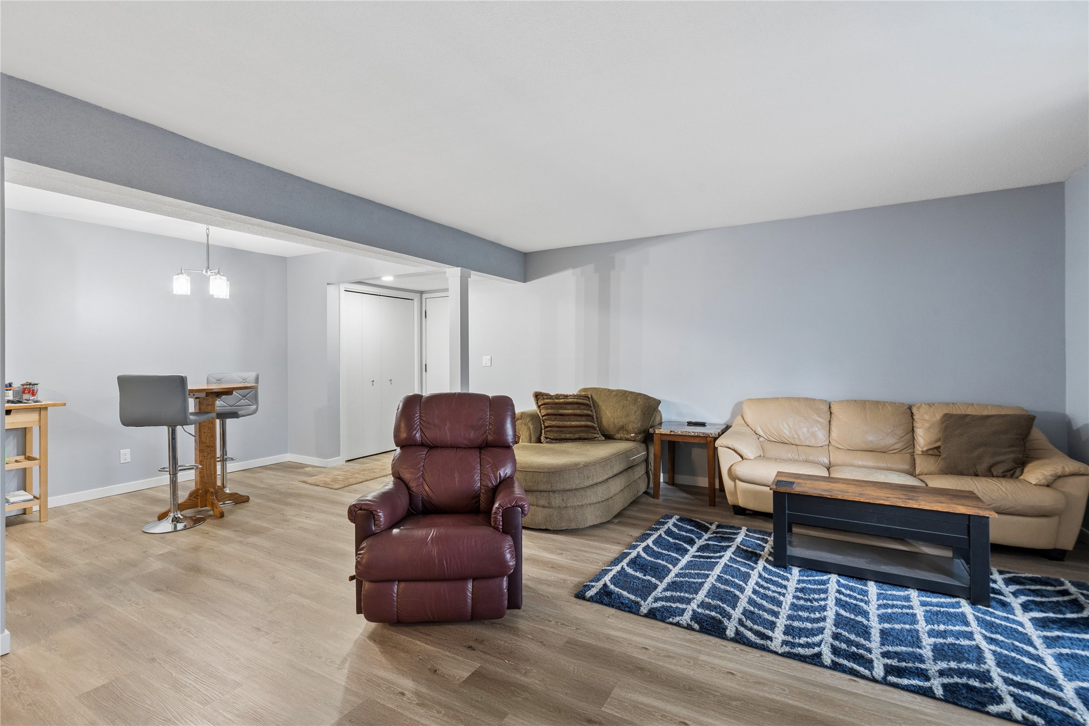 9533 University Avenue 4 Property Photo 8