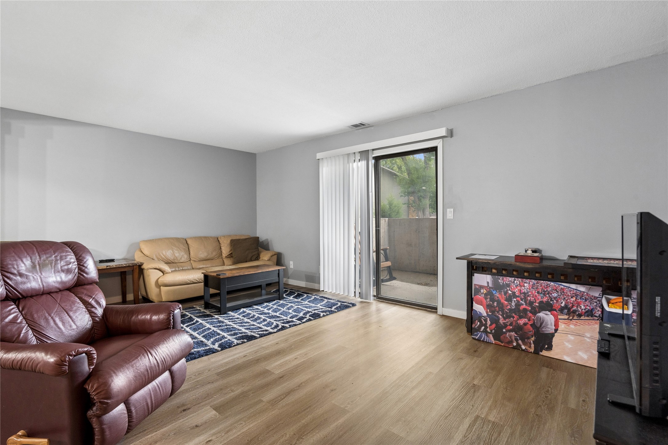 9533 University Avenue 4 Property Photo 9