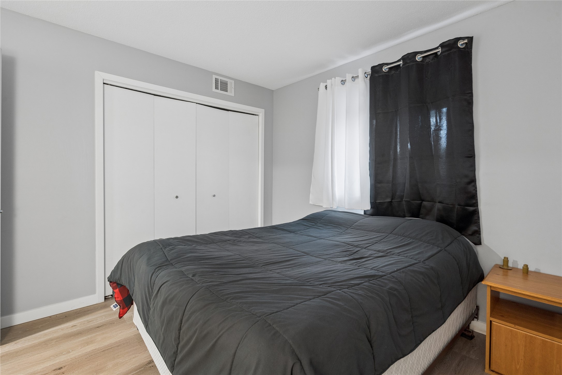 9533 University Avenue 4 Property Photo 13