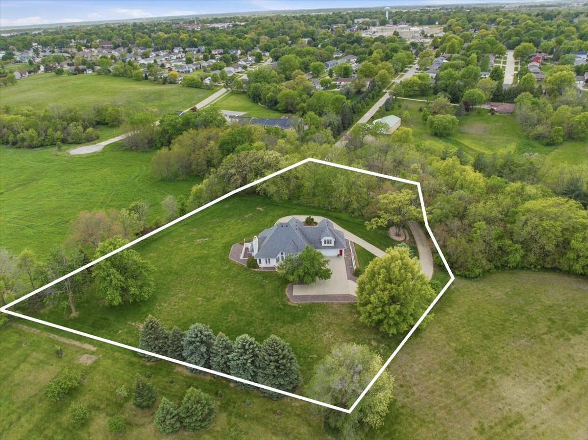 1 Buck Hill Drive Property Photo 4