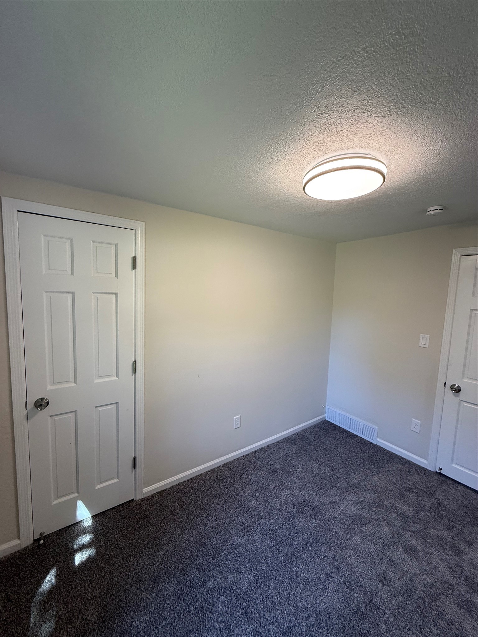 1820 E 25th Street Property Photo 6