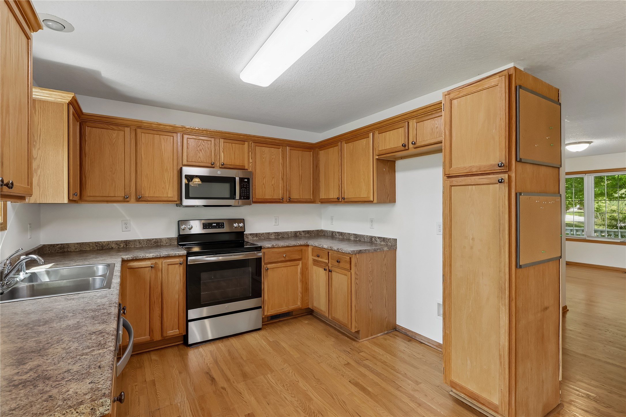6914 Aubrey Court Property Photo 10