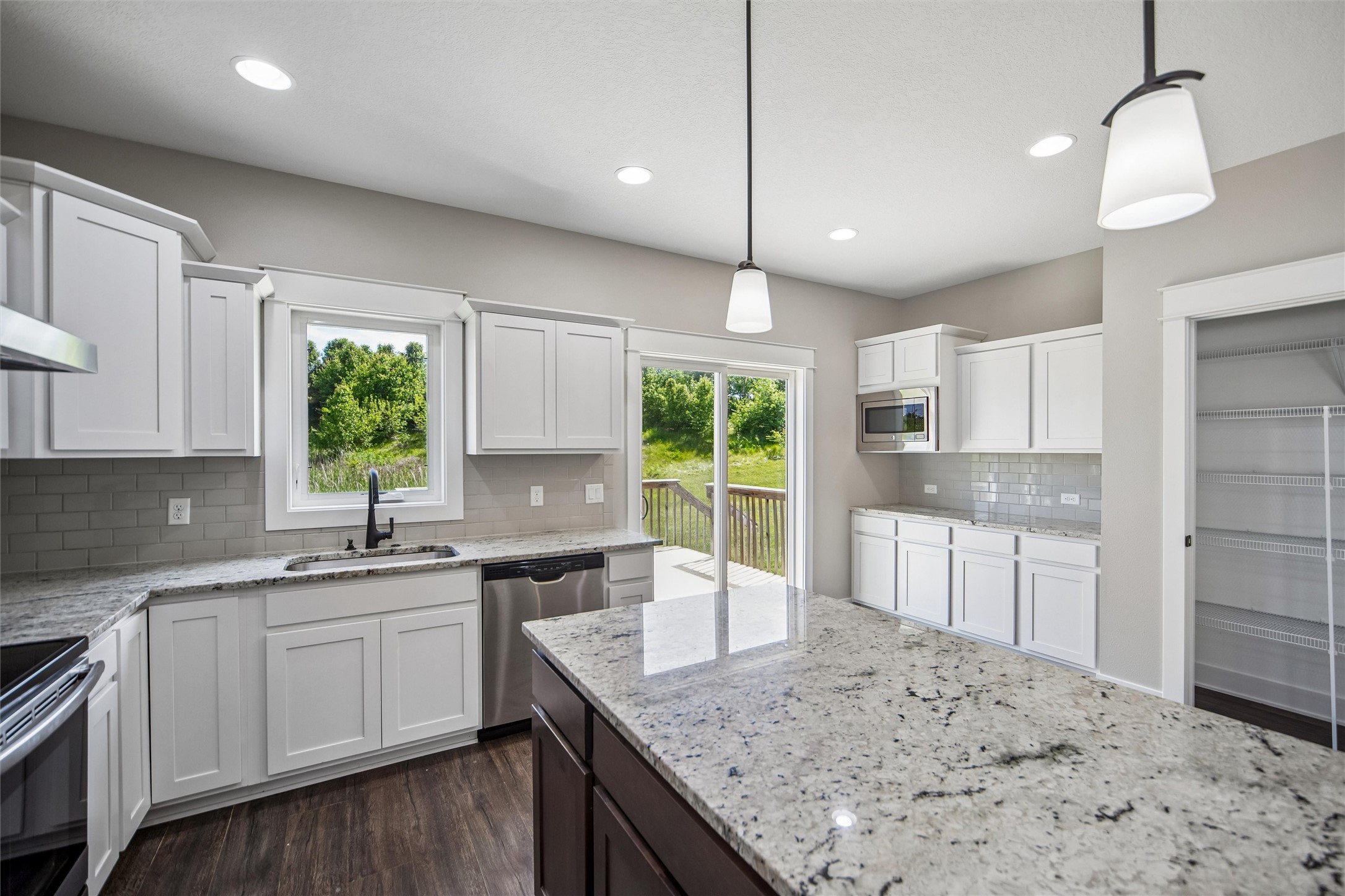 14406 Holcomb Avenue Property Photo 8