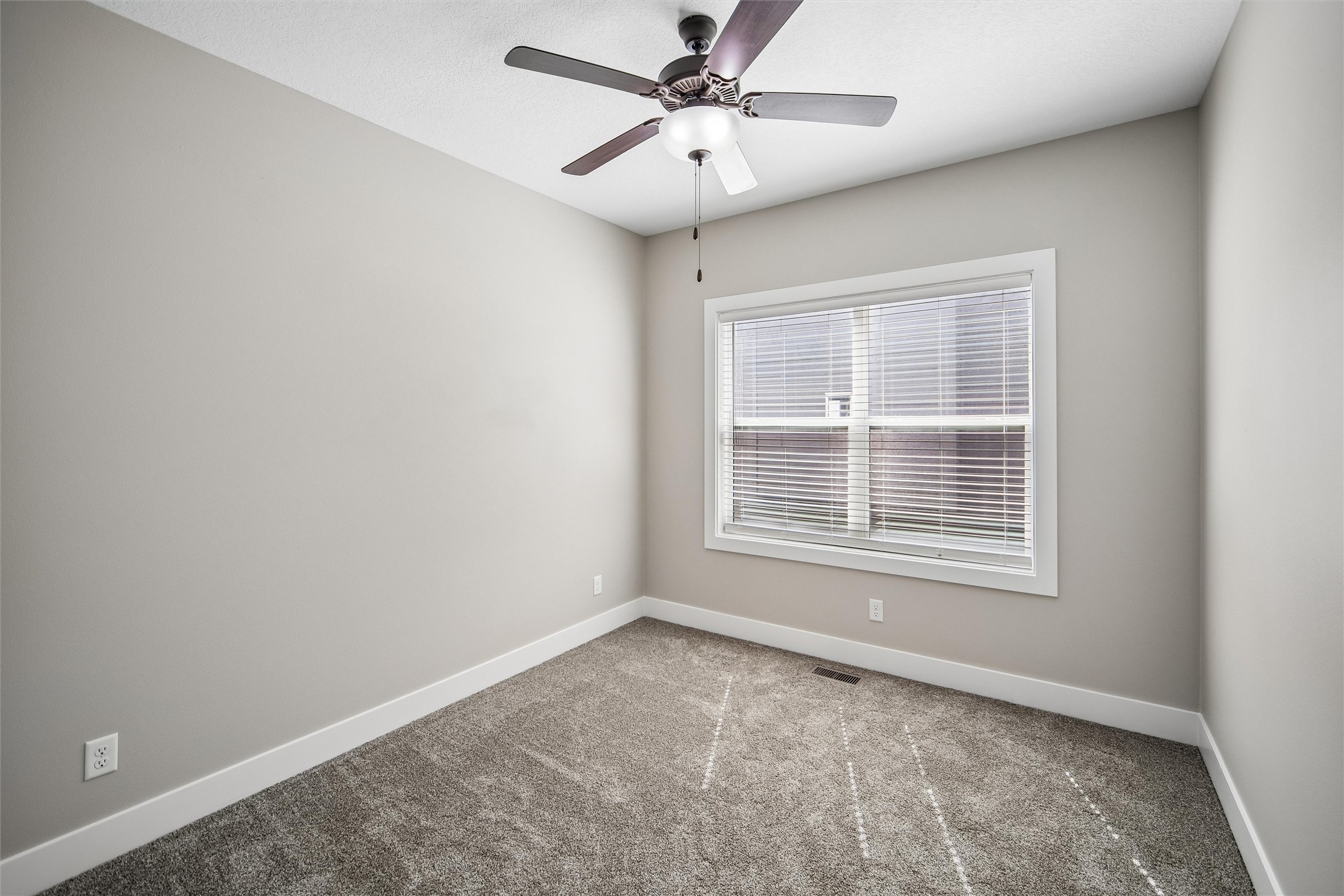 14406 Holcomb Avenue Property Photo 15