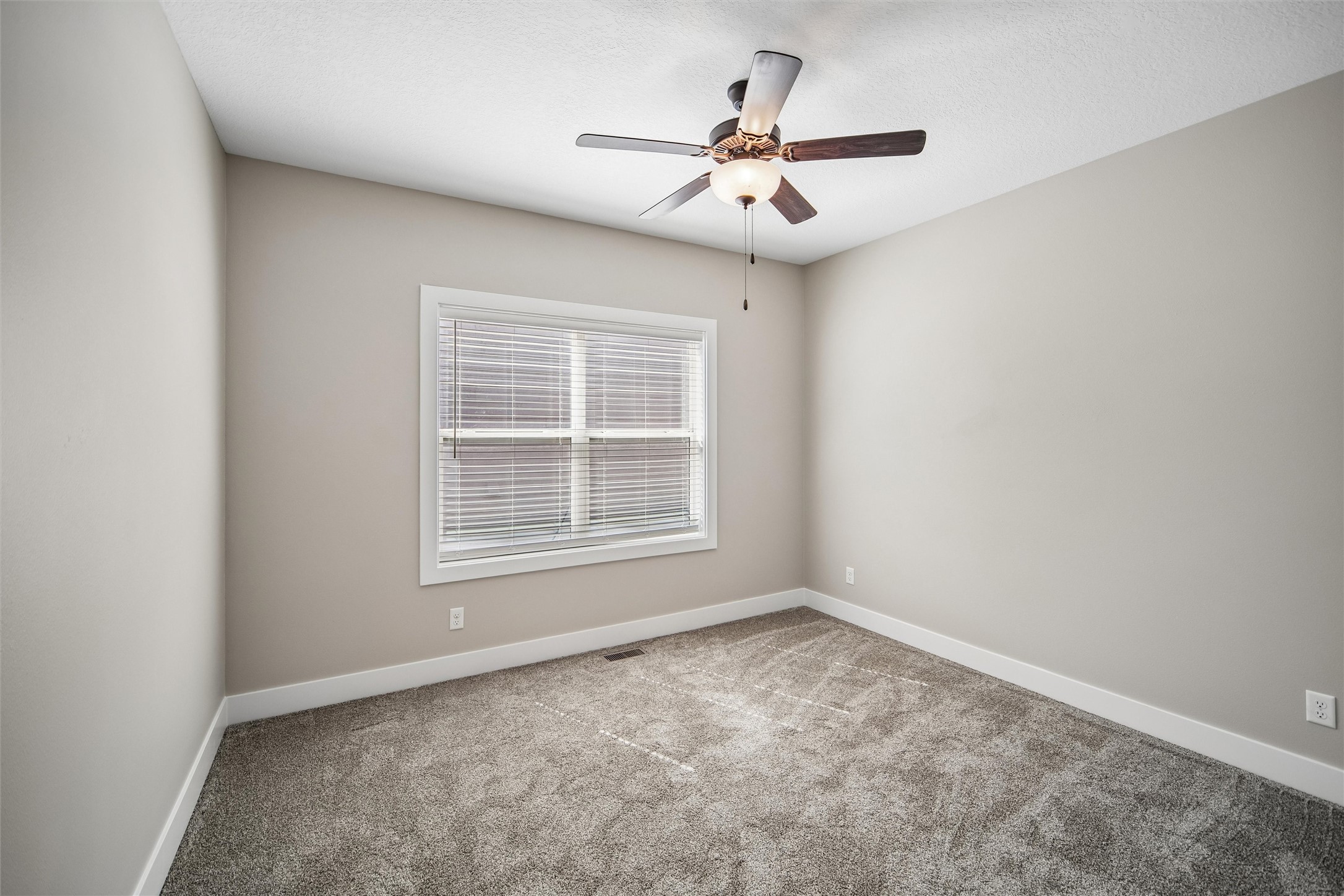 14406 Holcomb Avenue Property Photo 17
