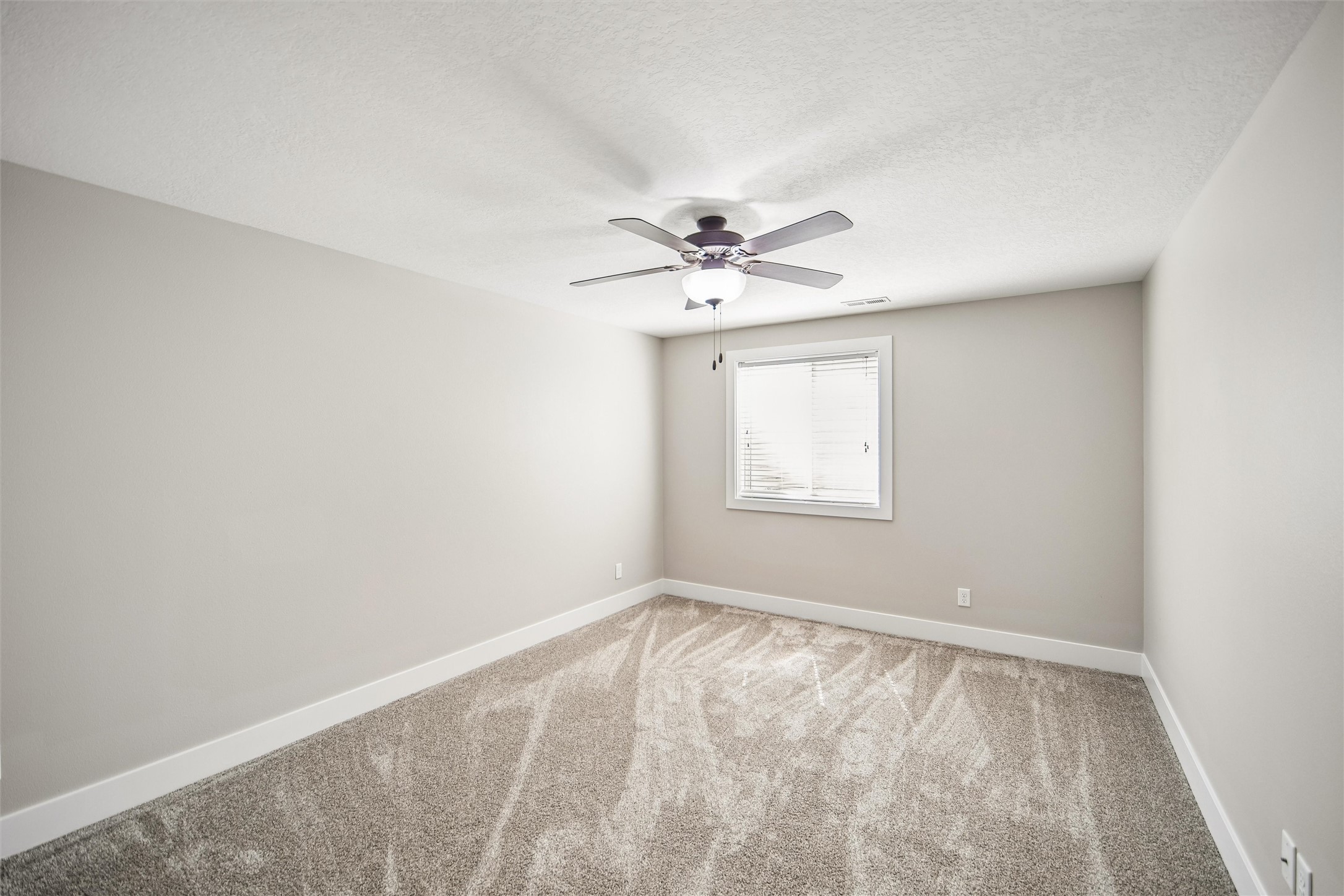 14406 Holcomb Avenue Property Photo 24
