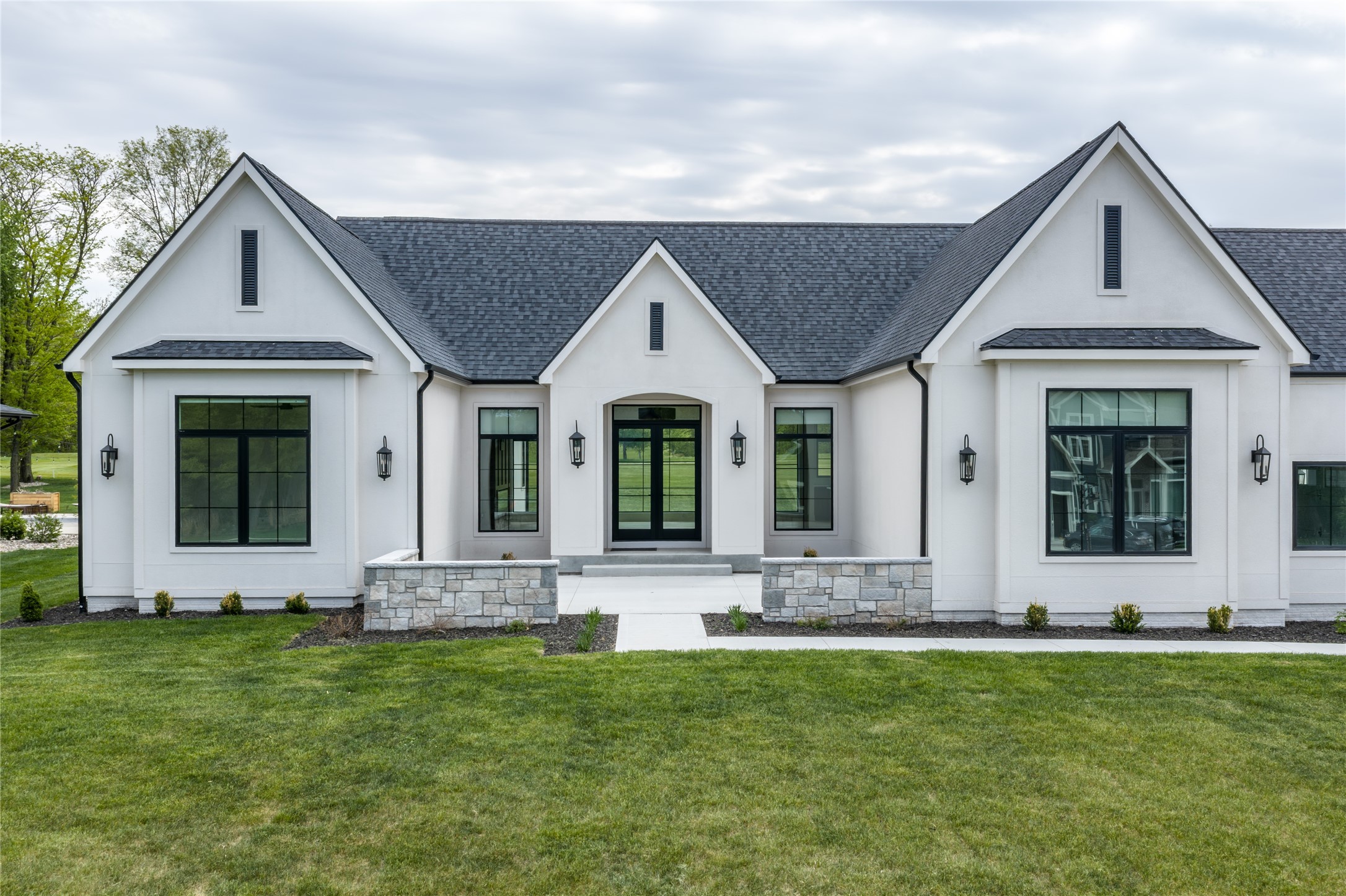108 Iron Drive Property Photo 2