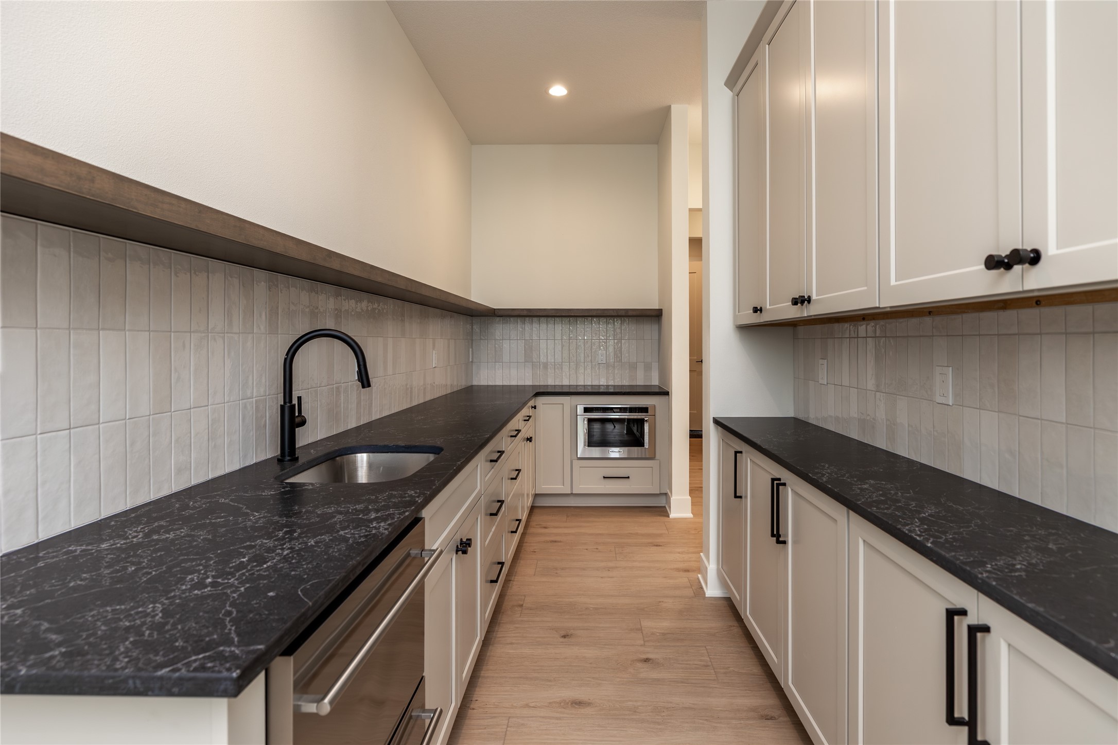 108 Iron Drive Property Photo 14