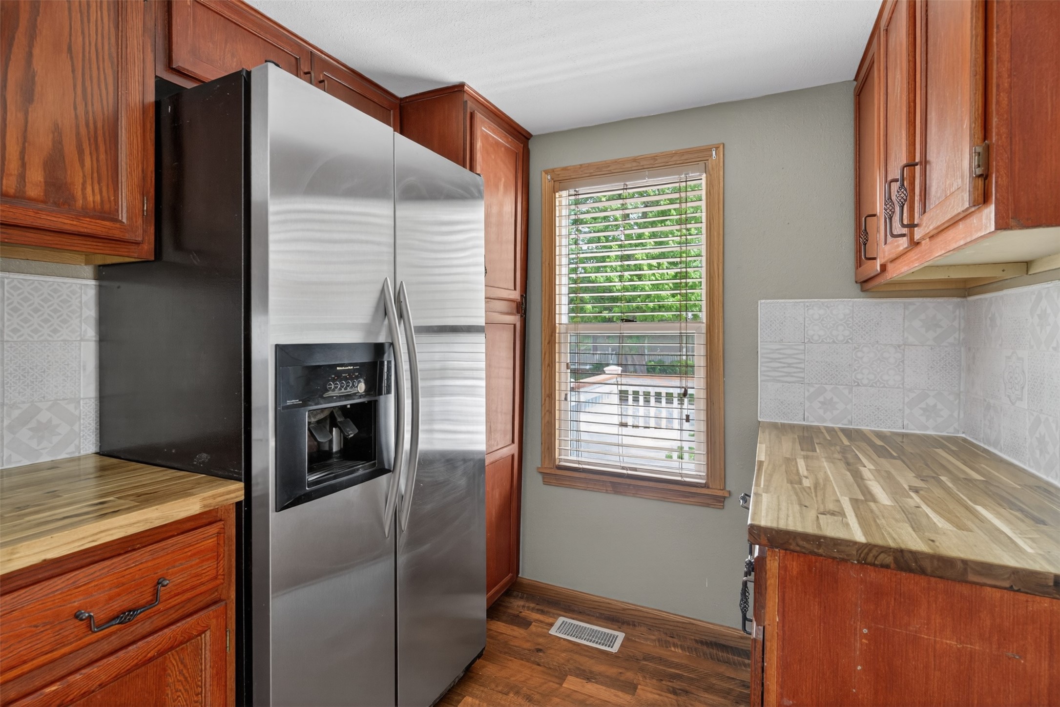 1133 Prairie Street Property Photo 6