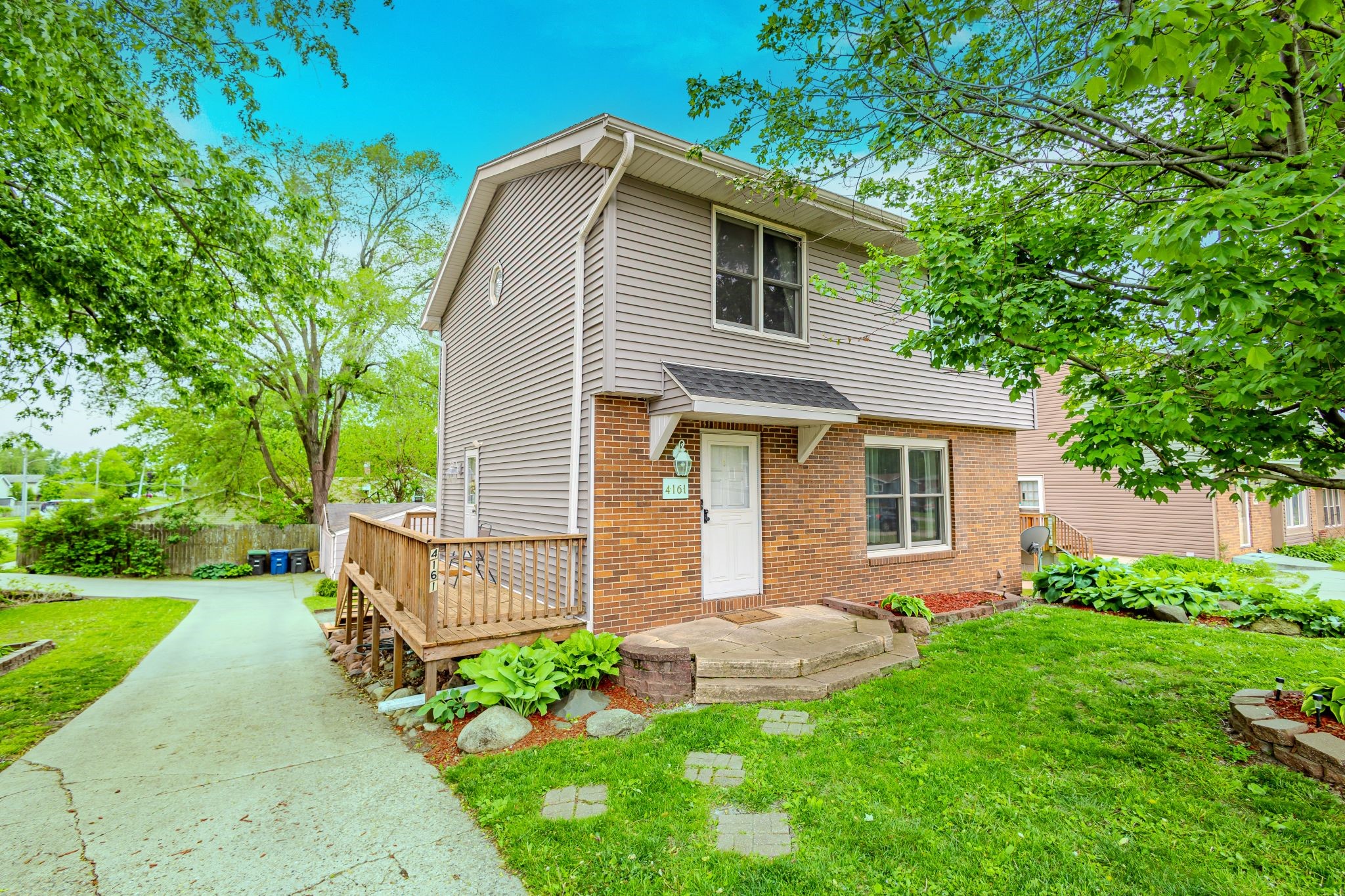4161 E Euclid Avenue Property Photo 1