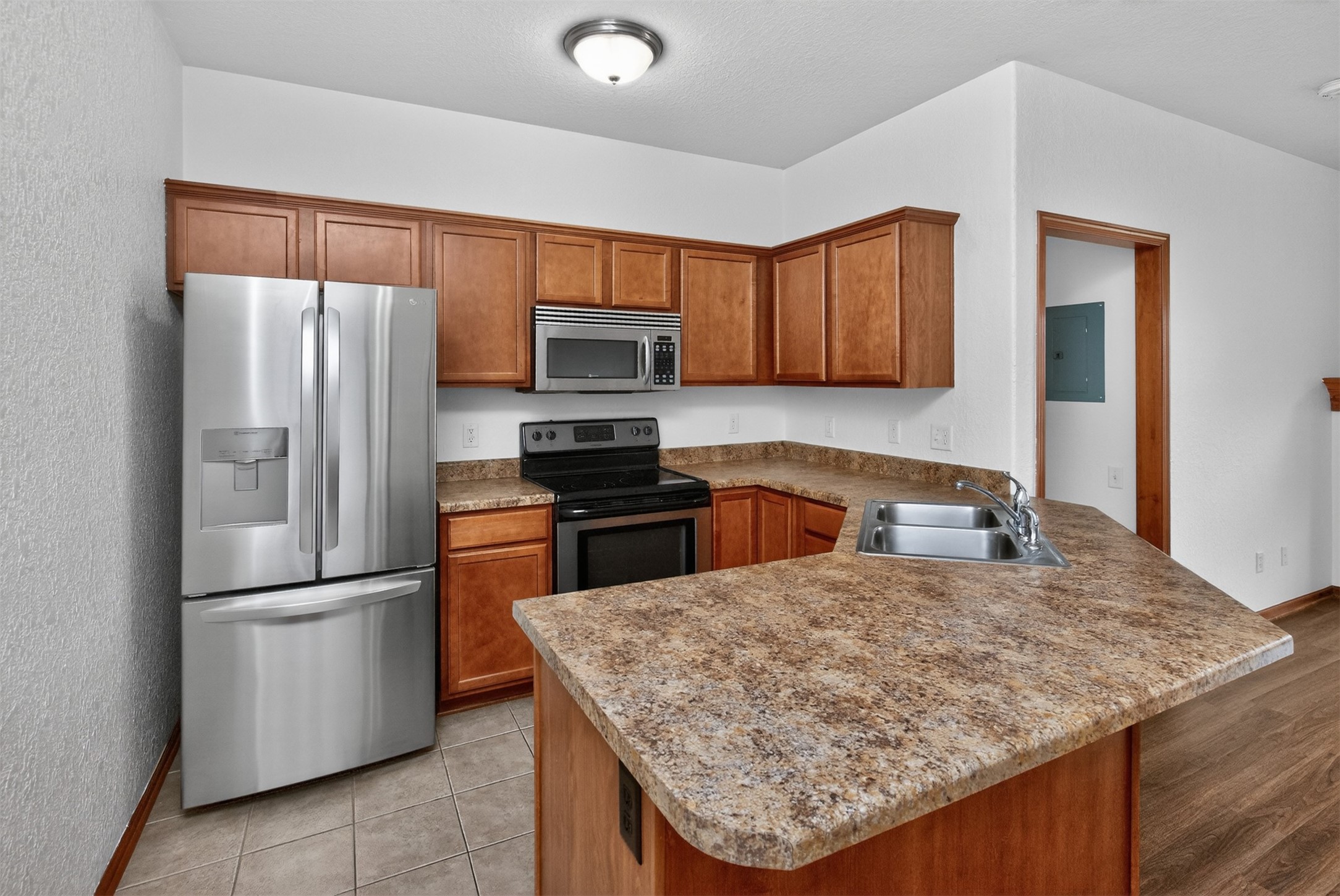 2406 Ne Oak Drive 3 Property Photo 14