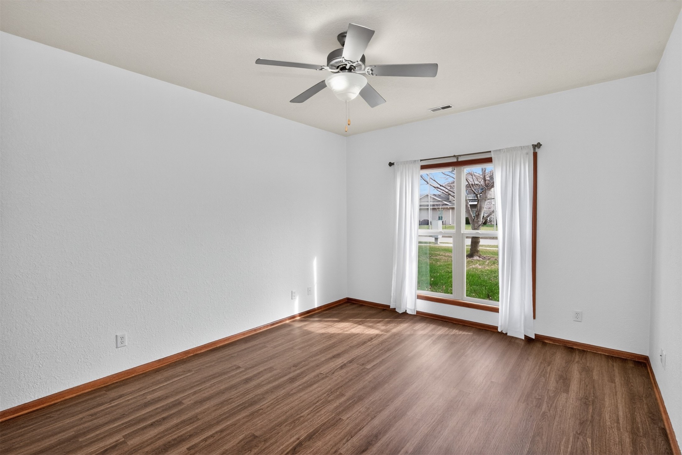 2406 Ne Oak Drive 3 Property Photo 22