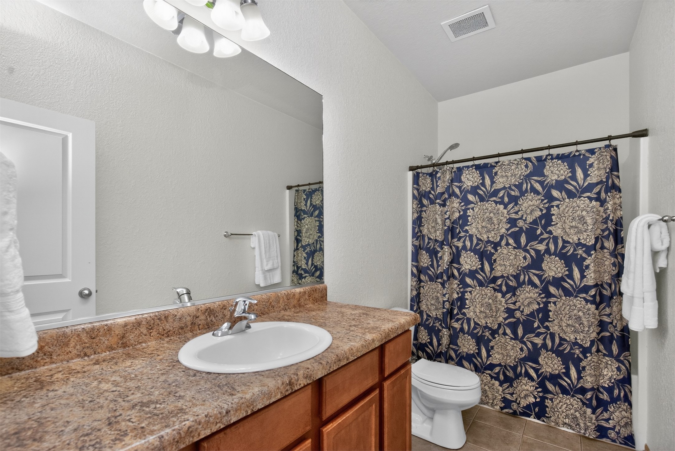 2406 Ne Oak Drive 3 Property Photo 24