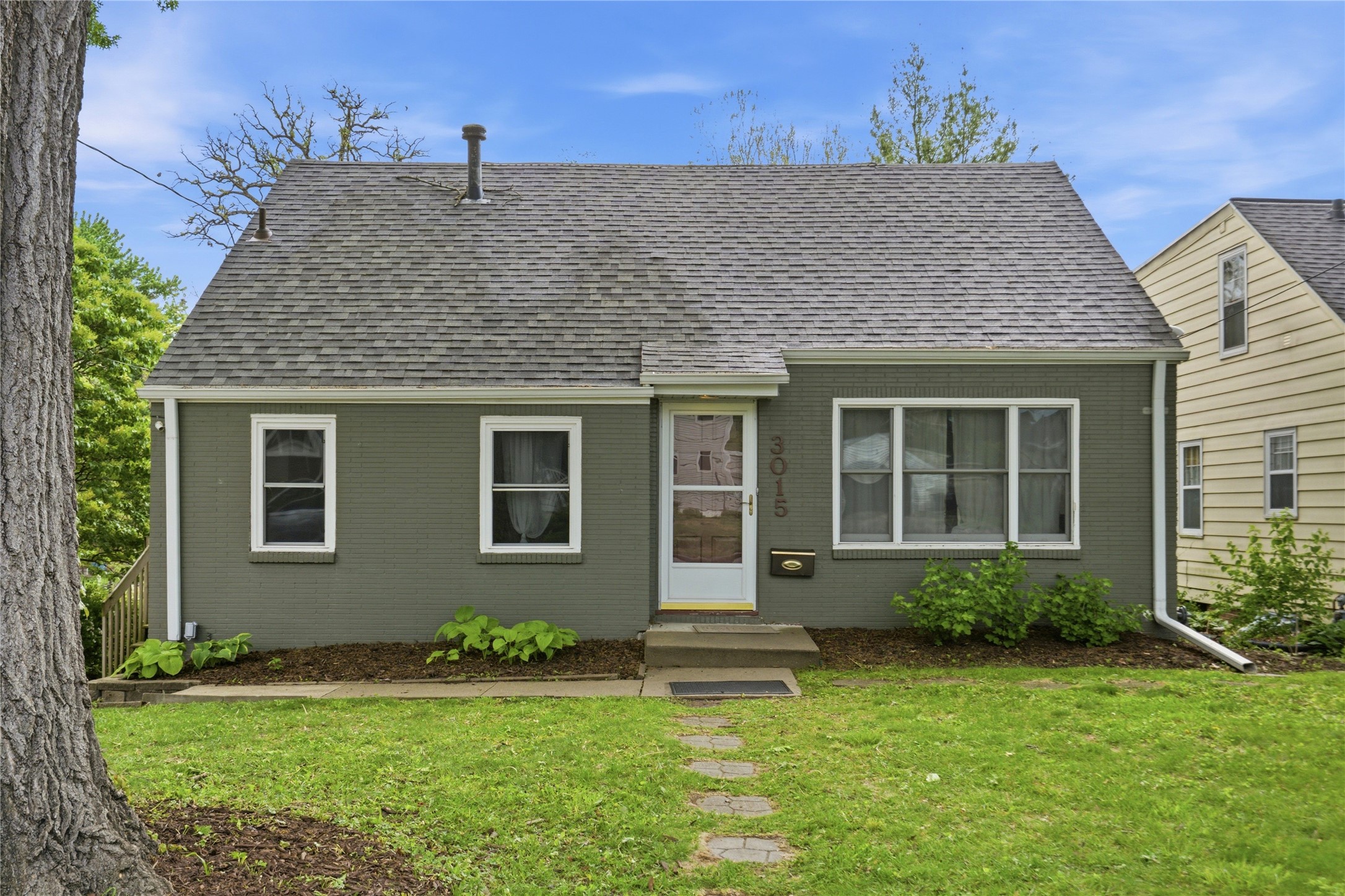 3015 40th Place Property Photo 1