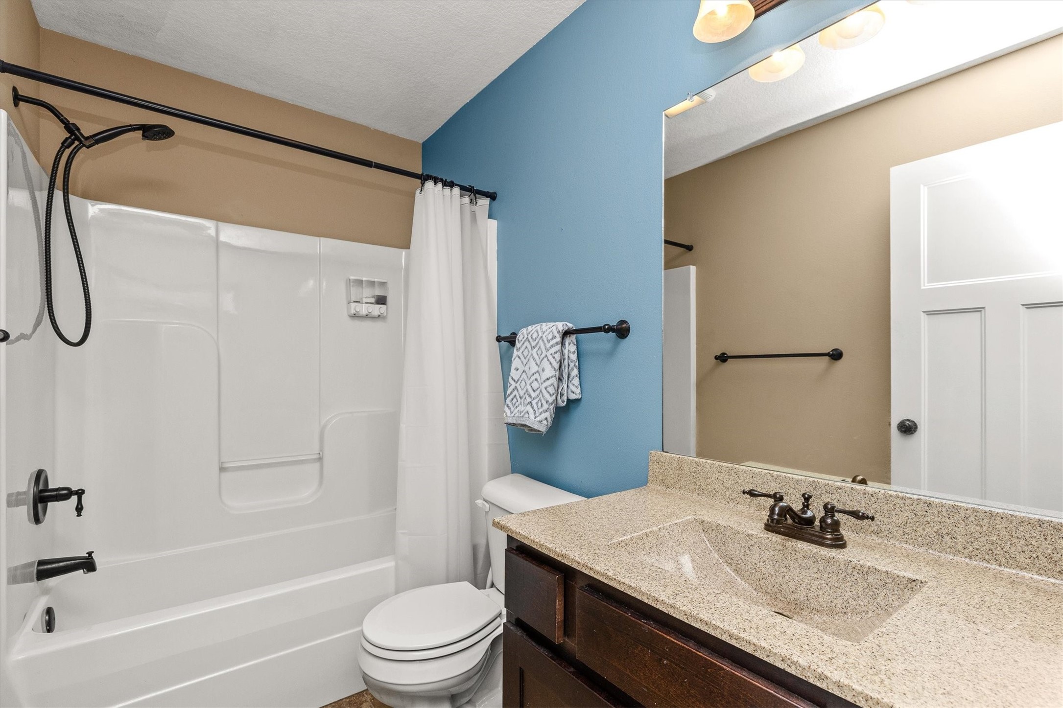 304 Tailfeather Drive Nw Property Photo 10