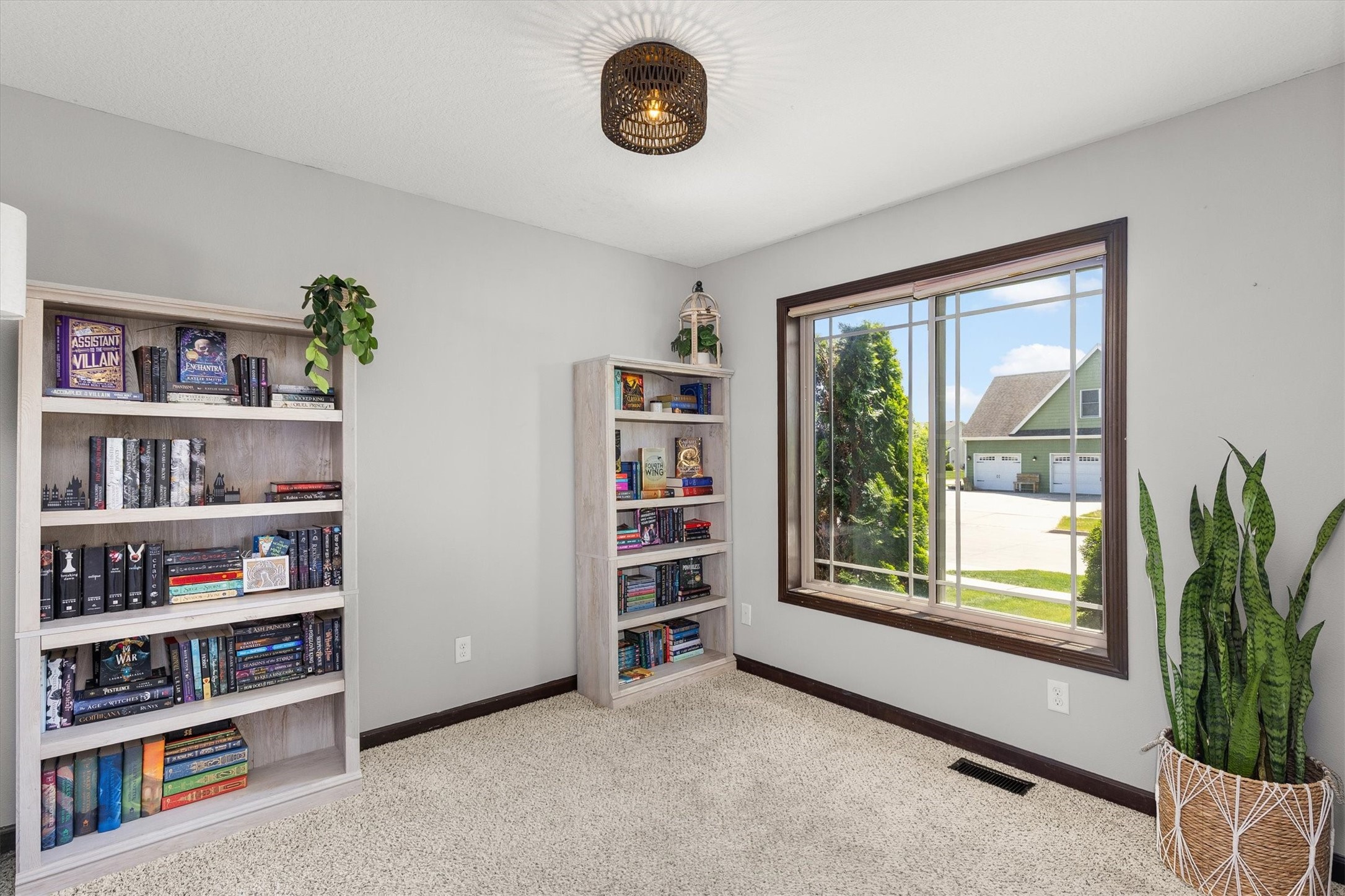 304 Tailfeather Drive Nw Property Photo 11