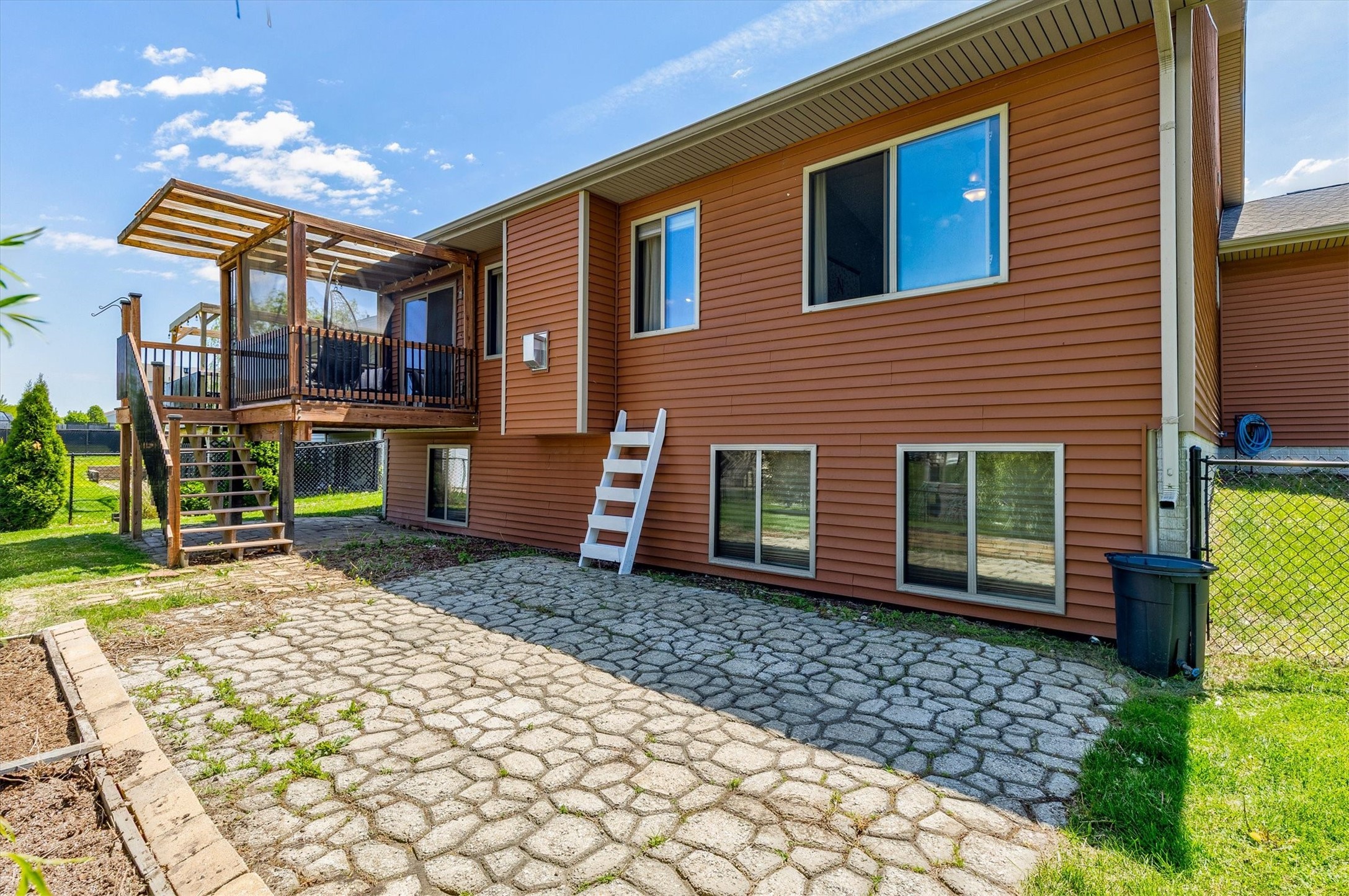304 Tailfeather Drive Nw Property Photo 28