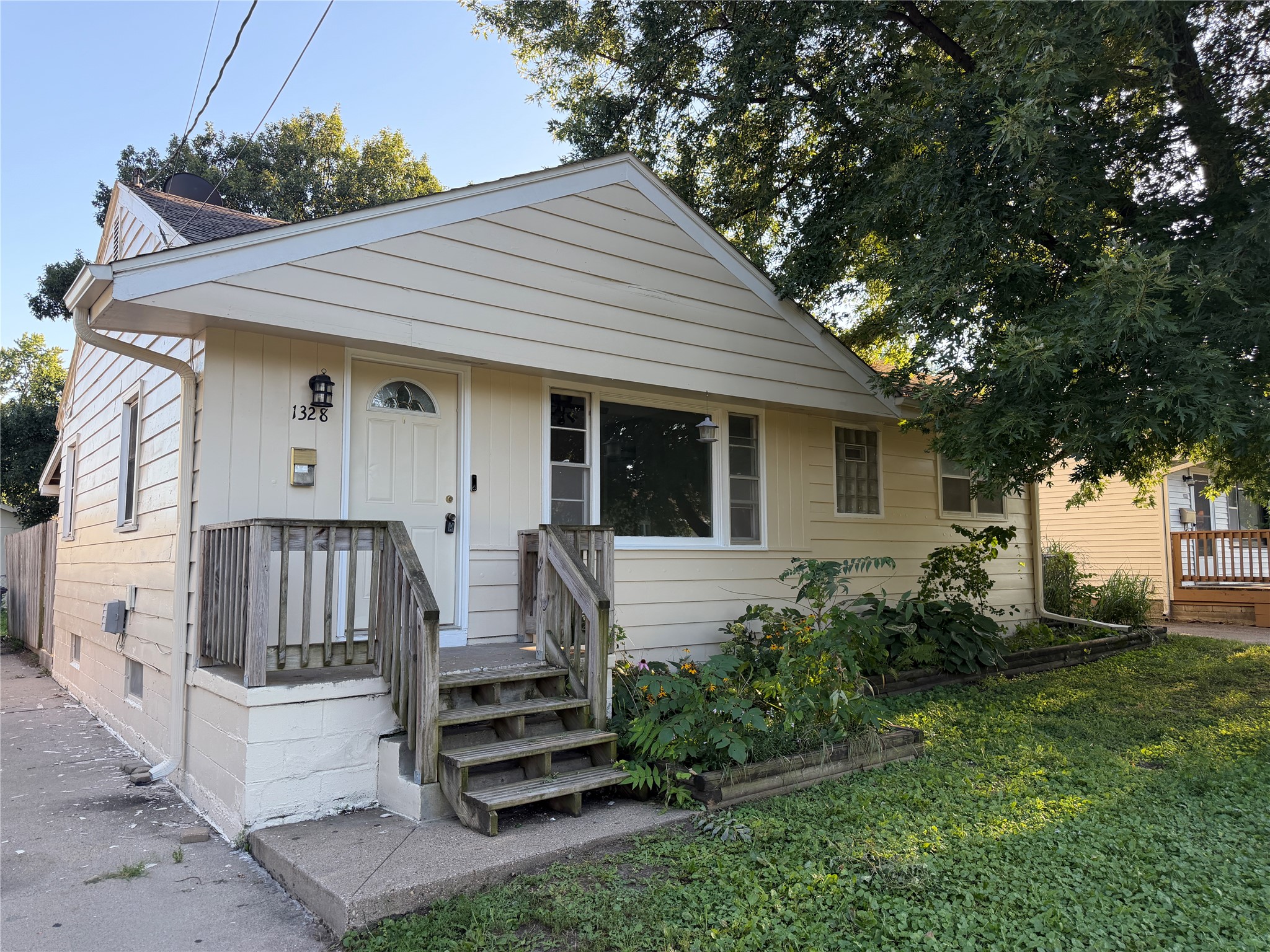 1328 Carrie Avenue Property Photo 1