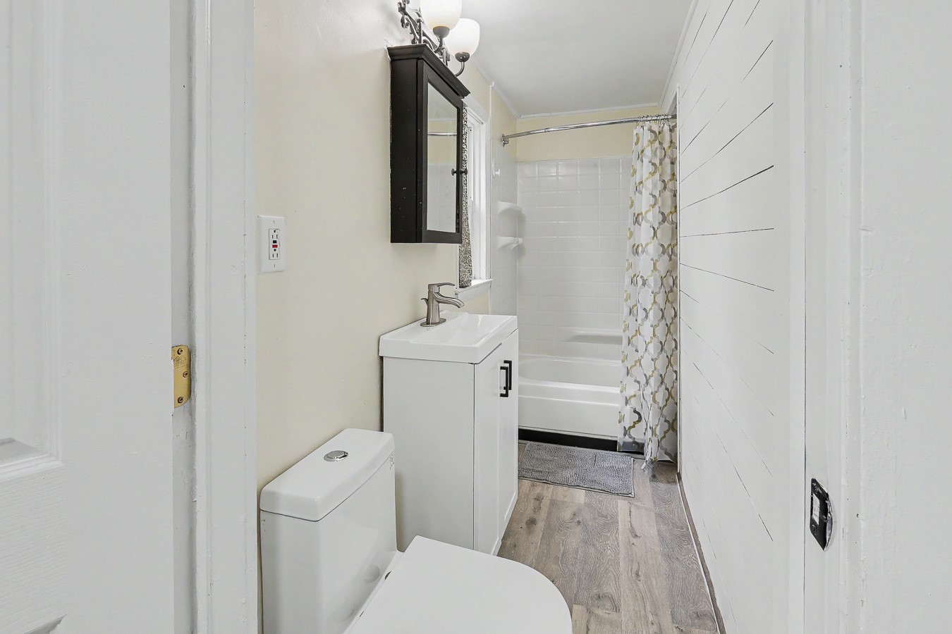 1810 E Walnut Street Property Photo 12