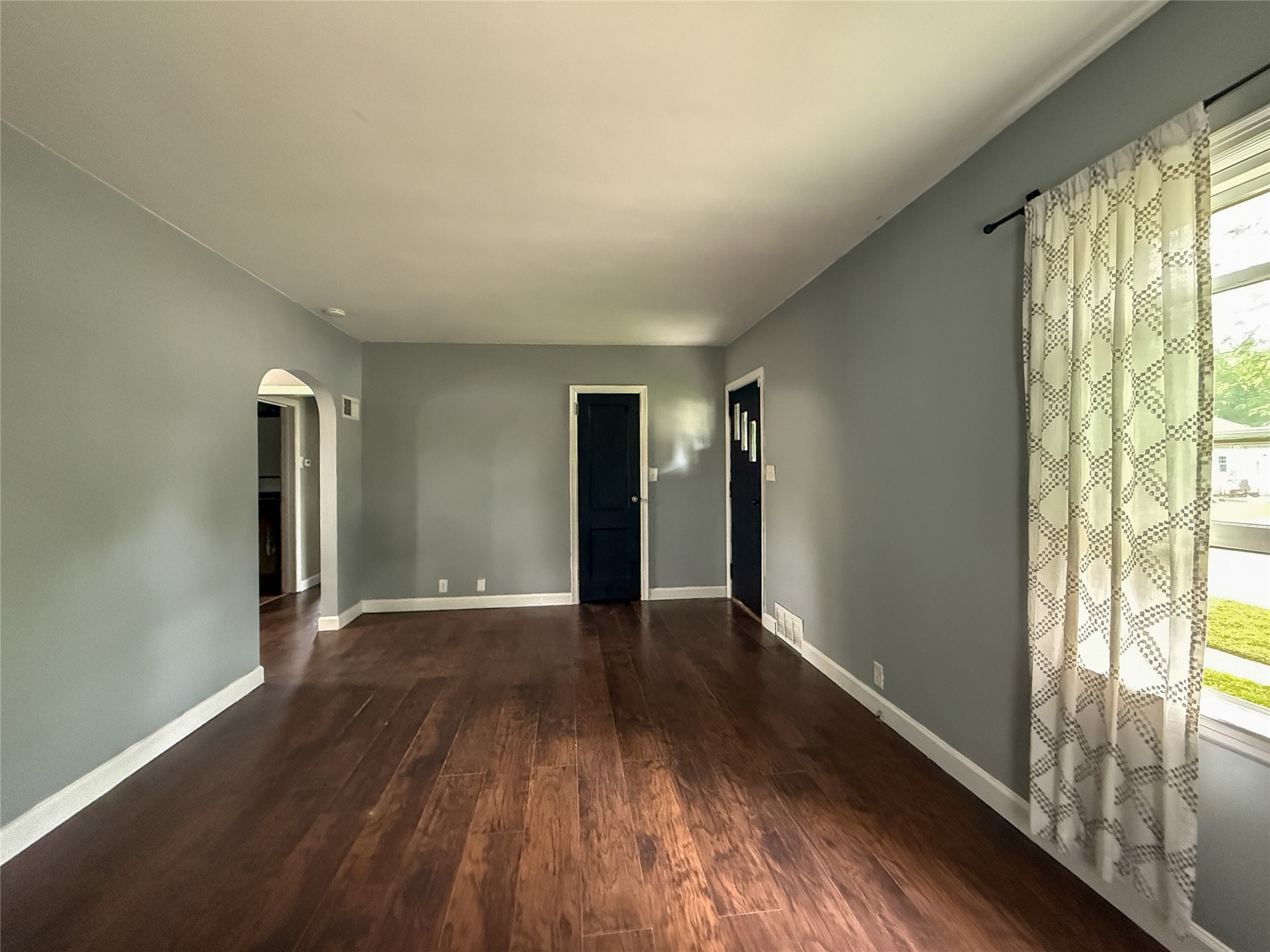 719 Union Street Property Photo 5