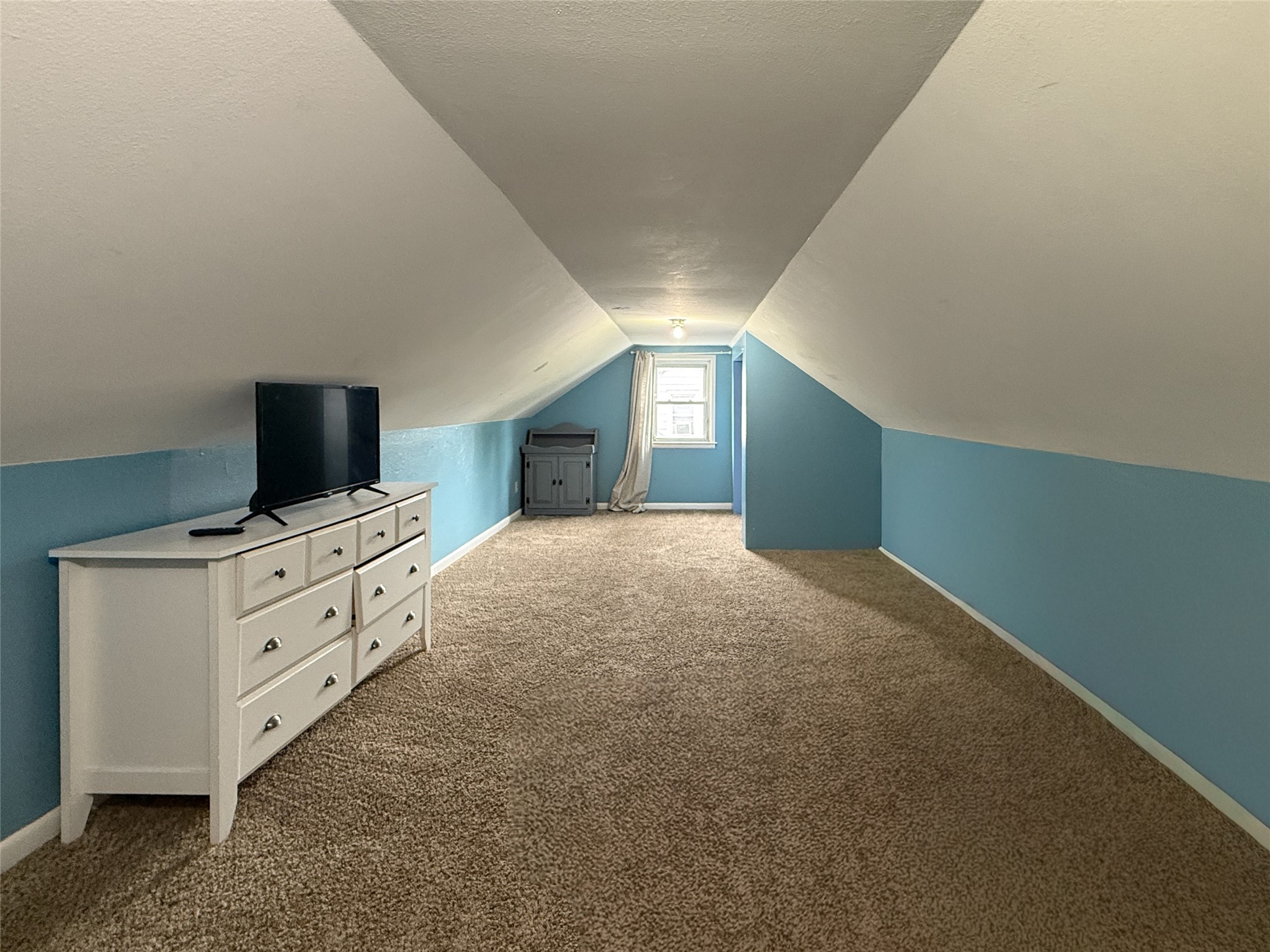 719 Union Street Property Photo 11