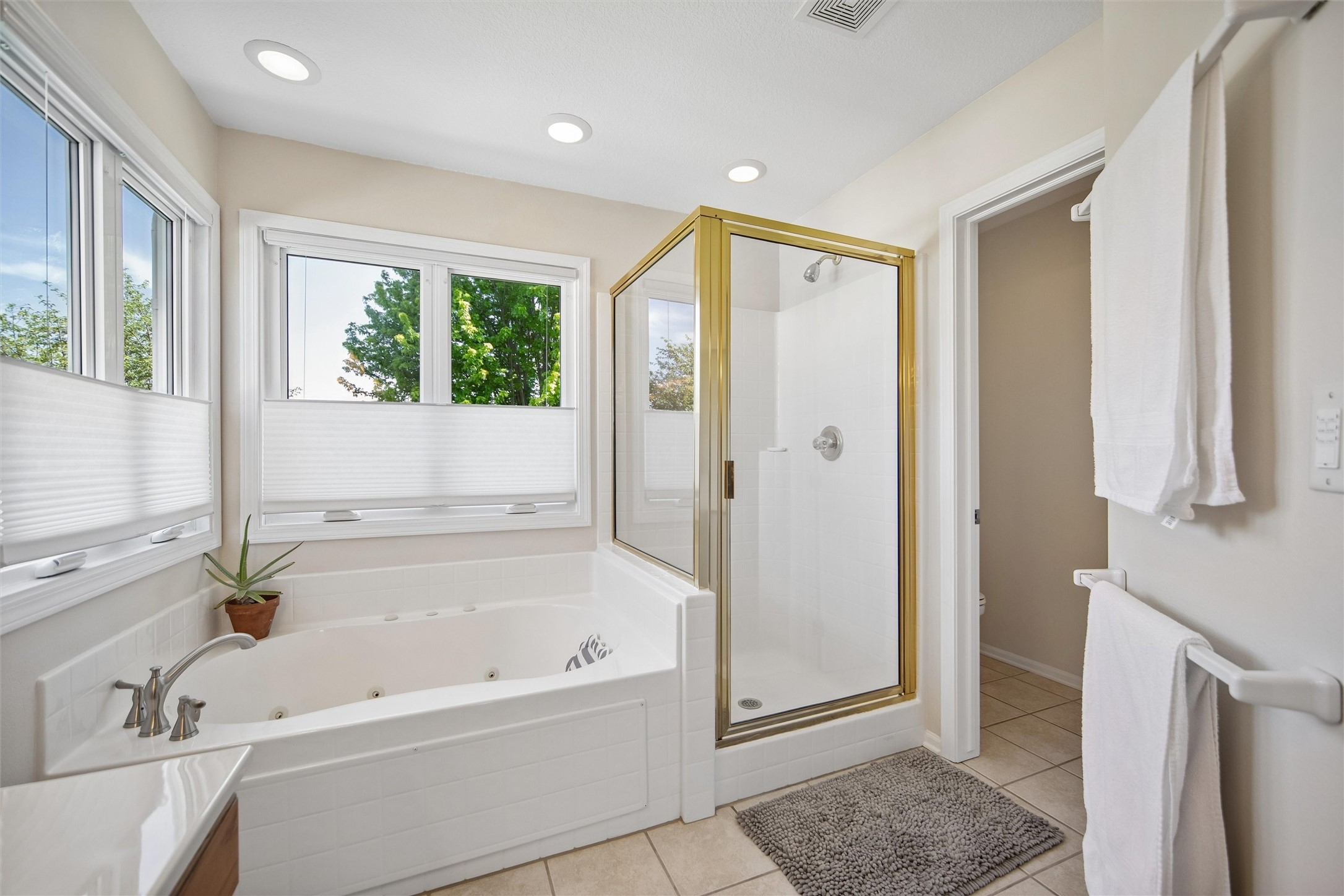 835 Se Westwoods Drive Property Photo 21