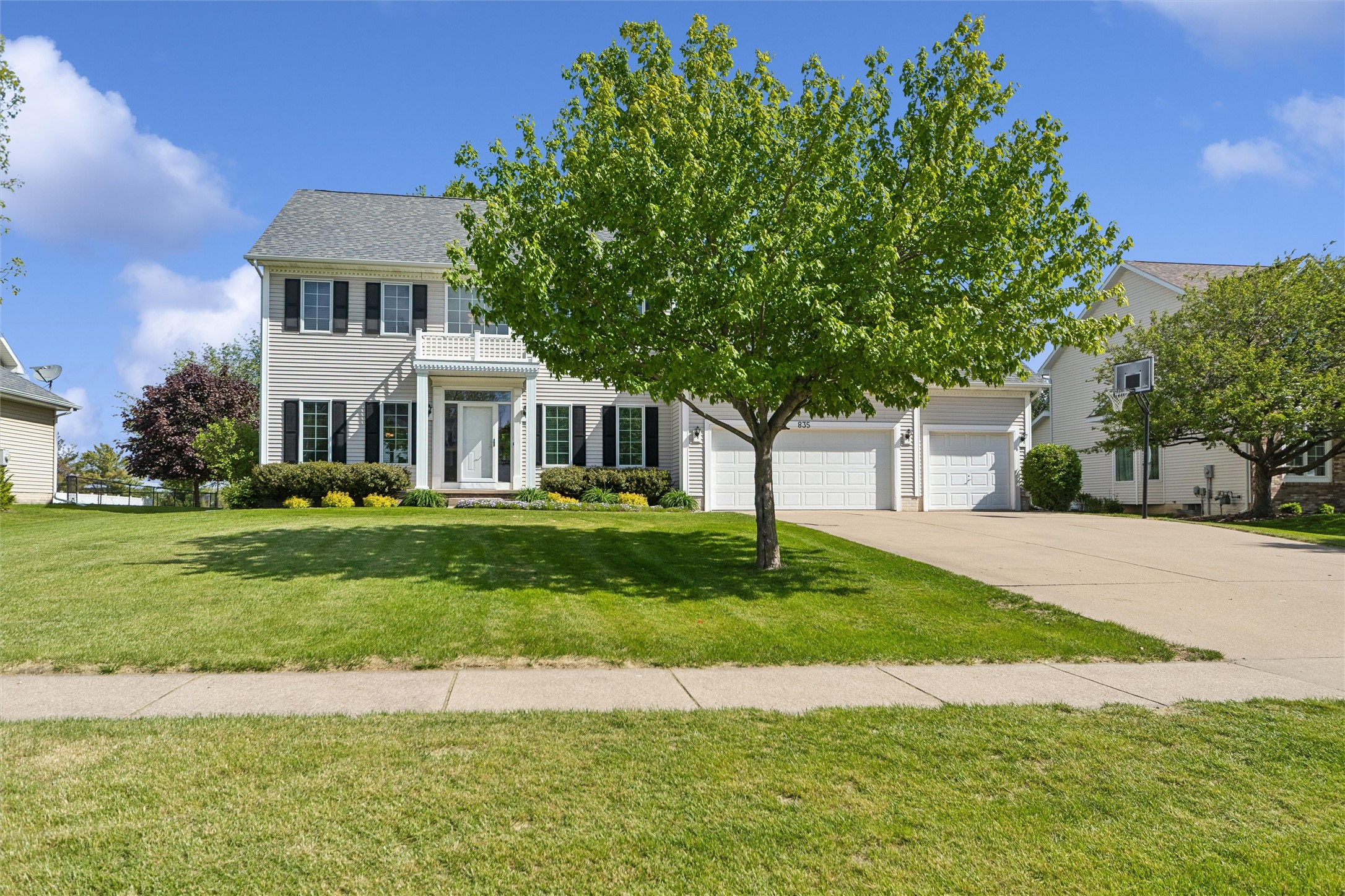 835 Se Westwoods Drive Property Photo 33