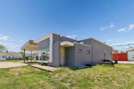 801 Court Avenue Property Photo 4