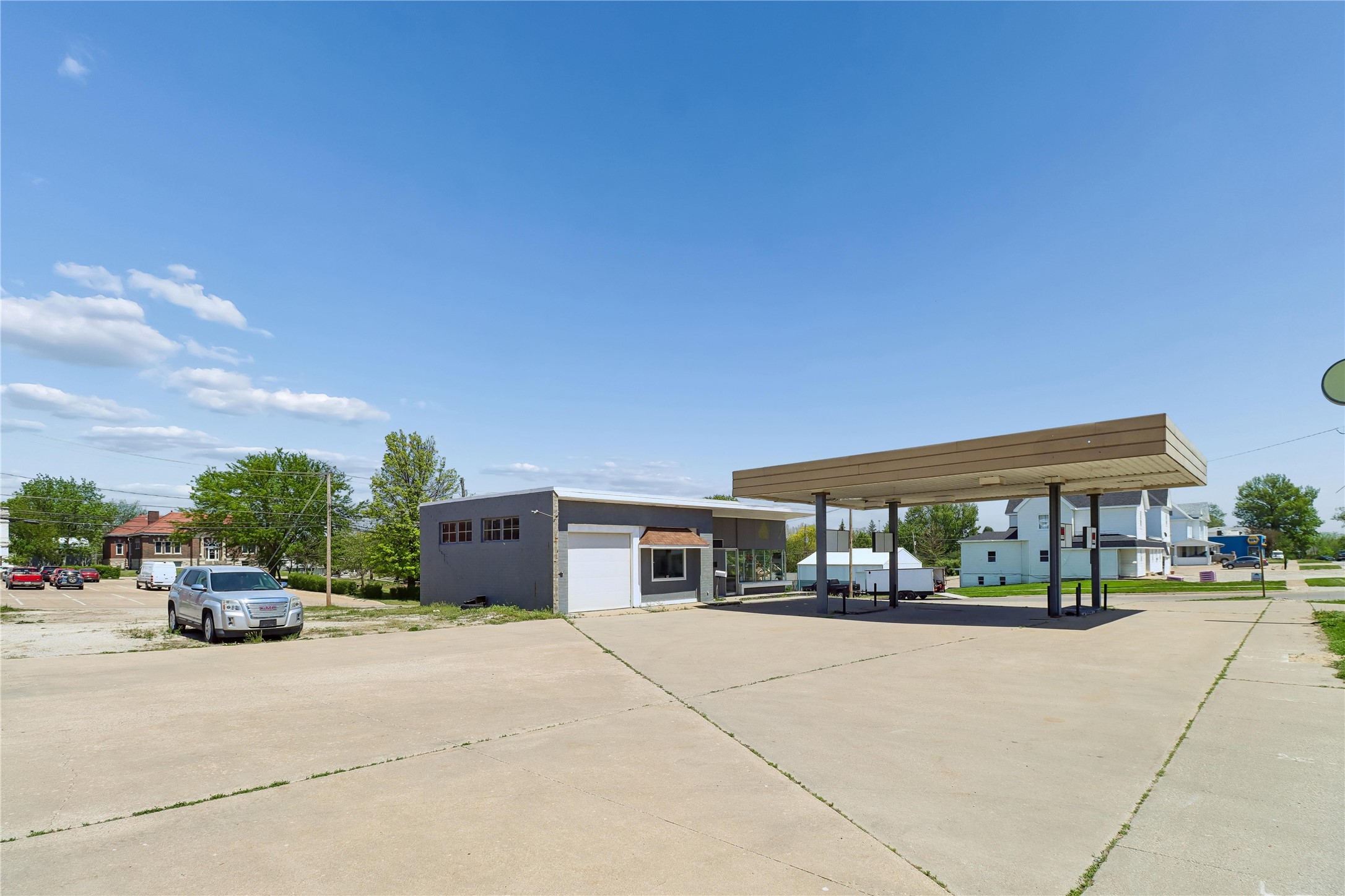 801 Court Avenue Property Photo 11