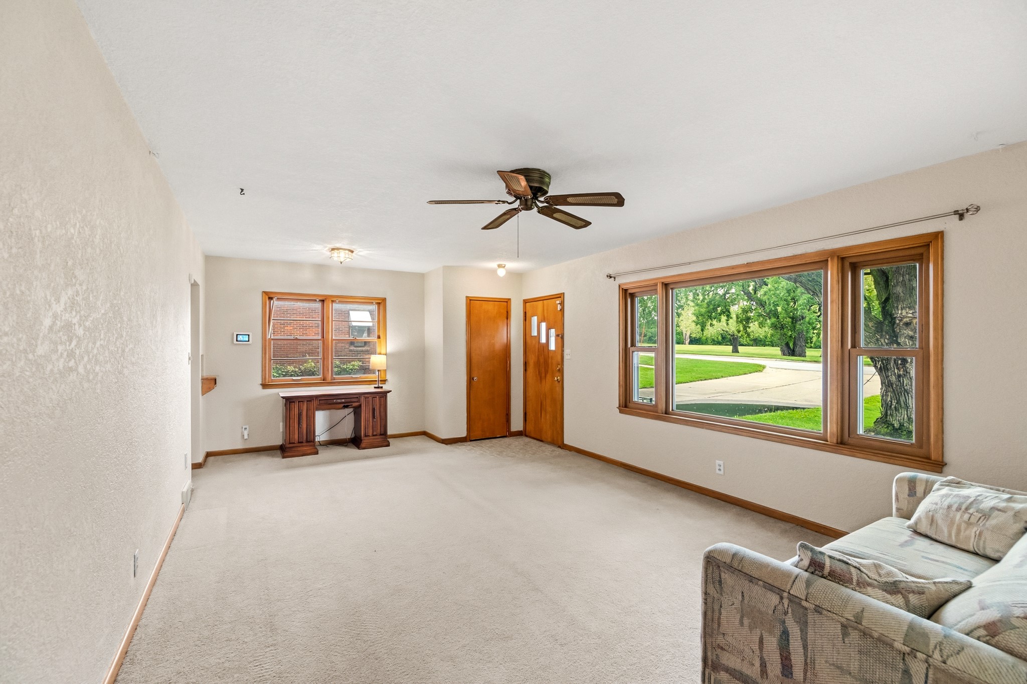 1725 Grand Avenue Property Photo 6